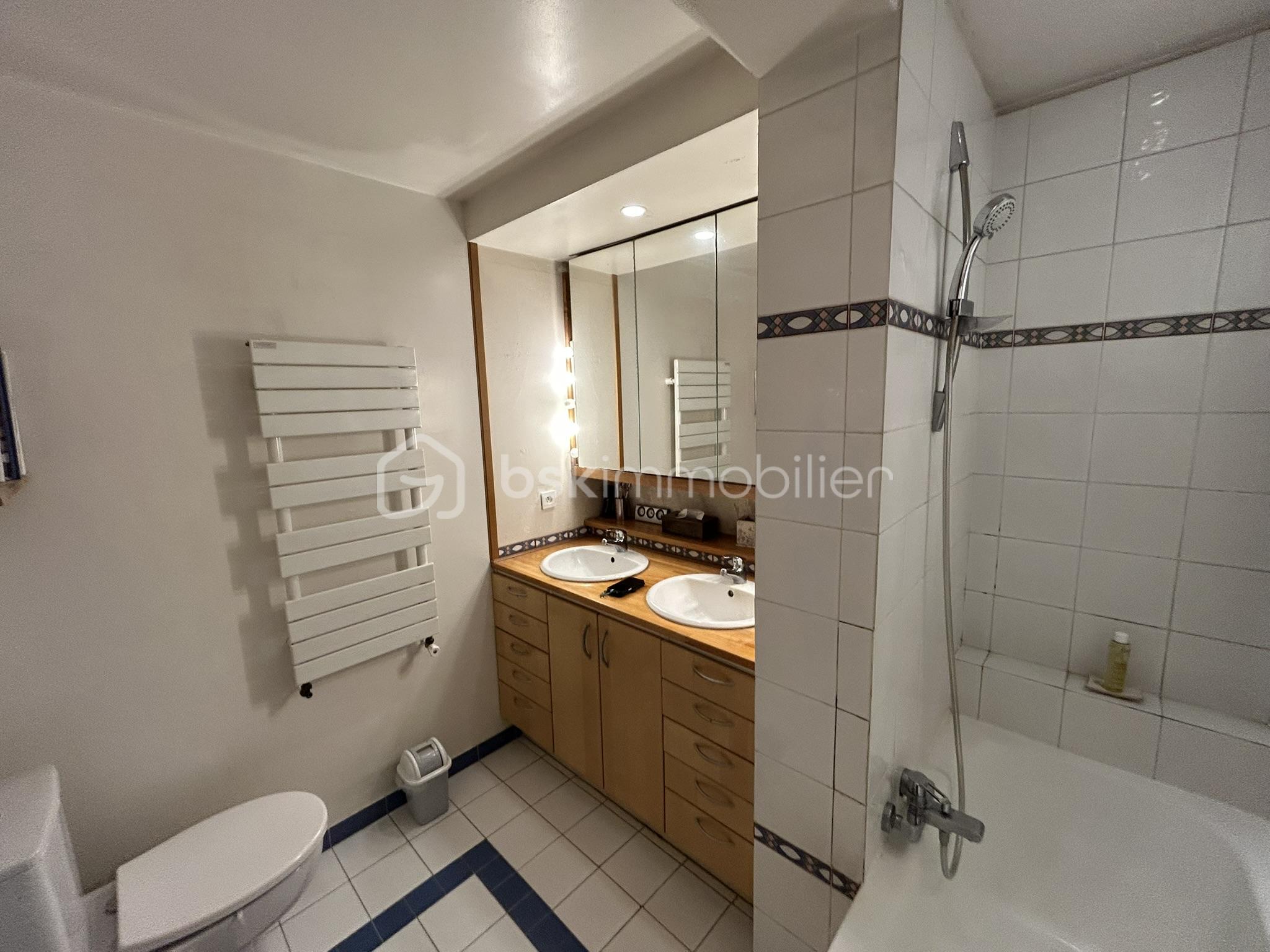 7-PH06-SDB-WC 1-0612.JPEG