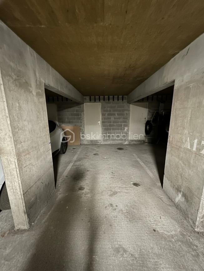 PARKING ET CAVE SOUS-SOL.png