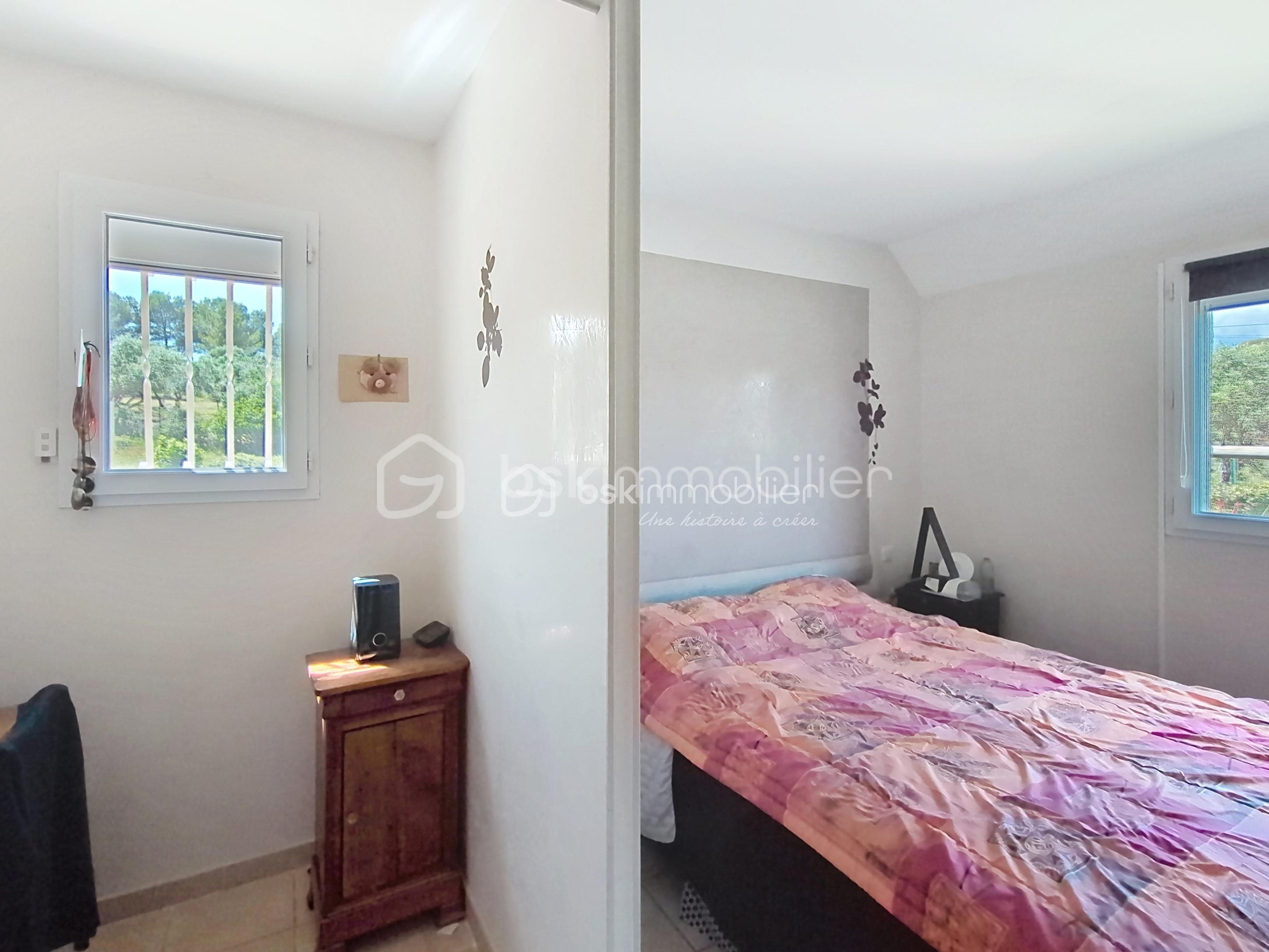 chambre rdv avec espace bureau.jpg