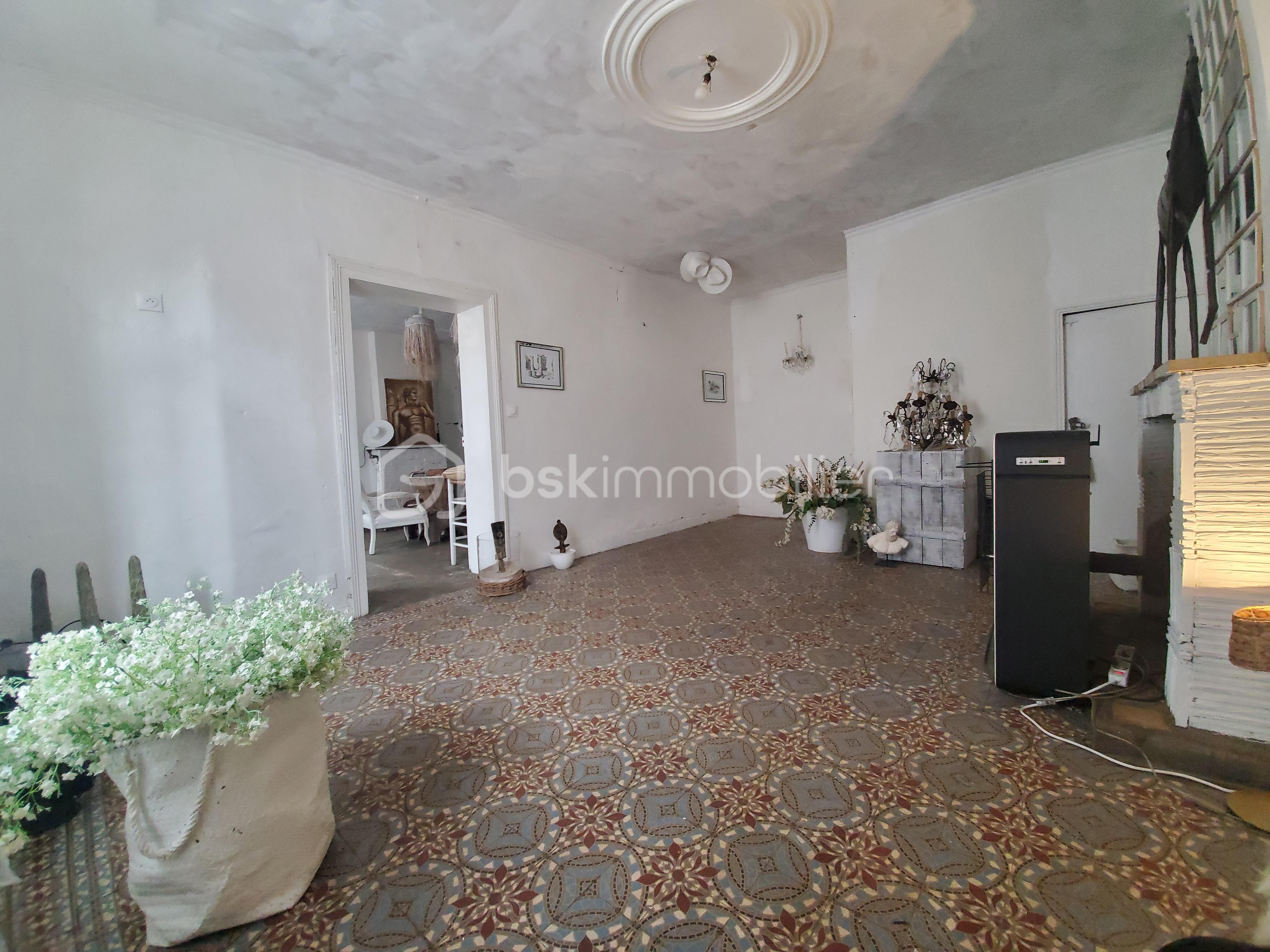 Maison de ville de 102,30 m² - HB LOUBET NEW sejour vide vers cuis OK.jpg