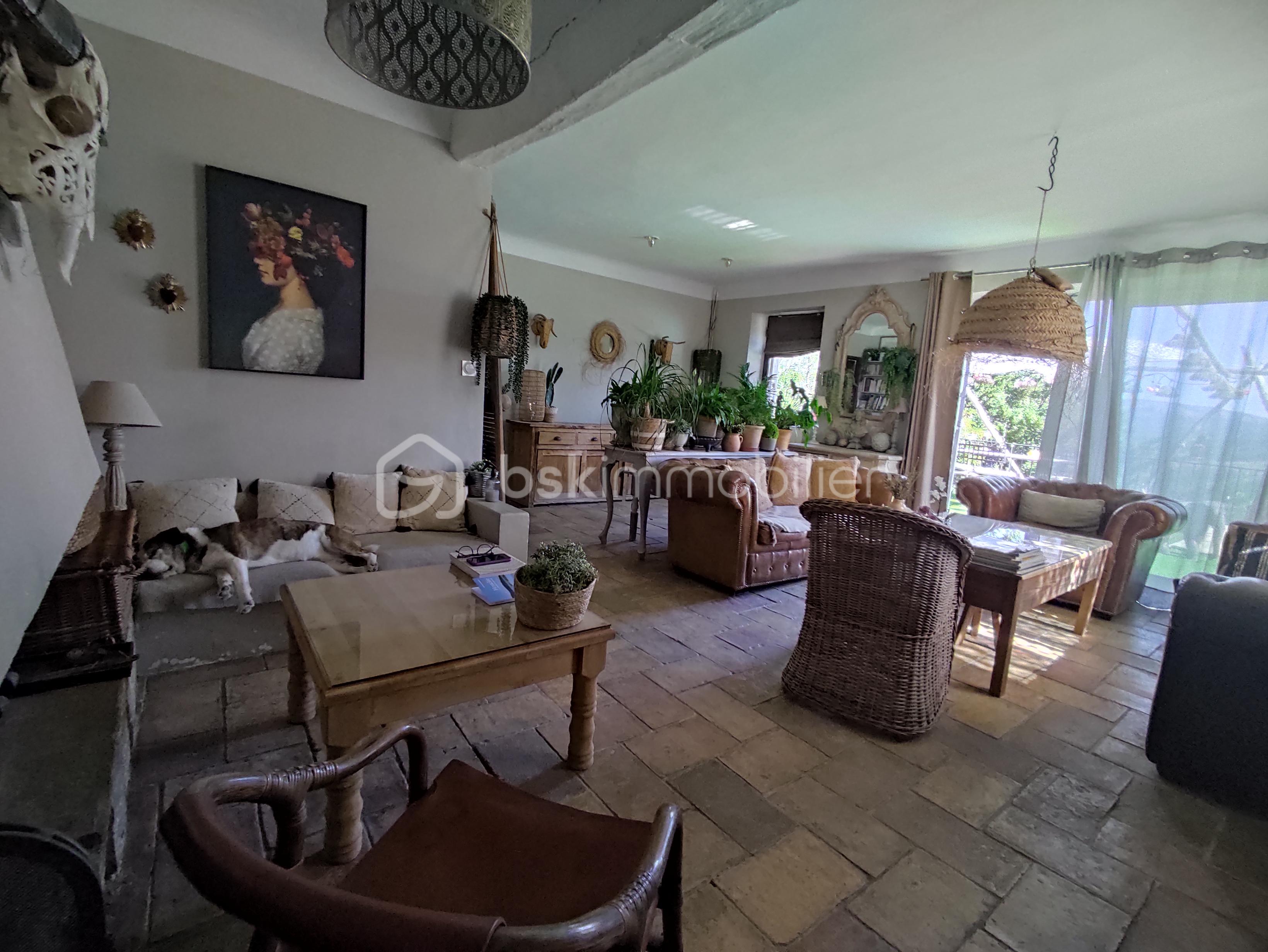 Maison de 145 m² - 1758107653552.jpg