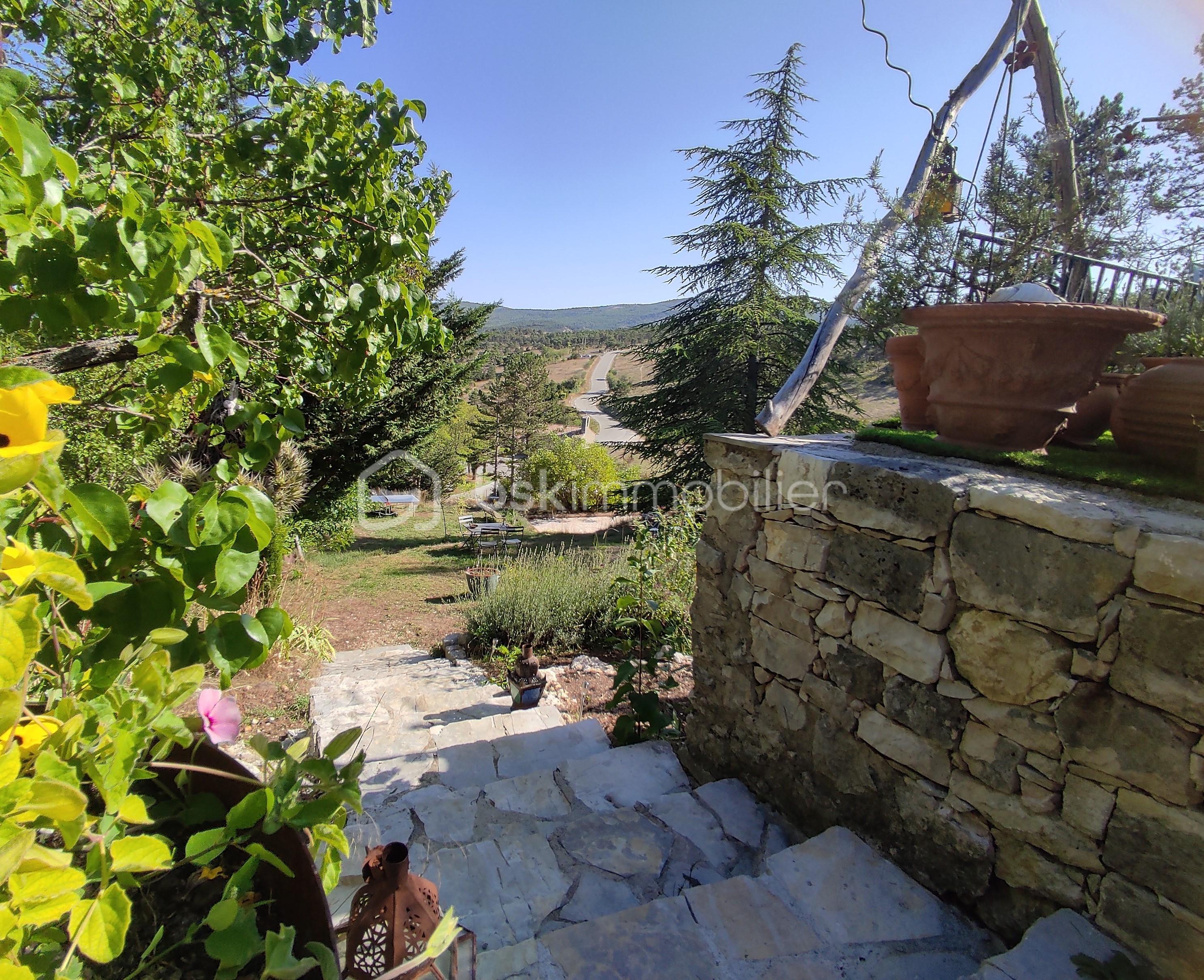 Maison de 145 m² - trigance escaliers.jpg