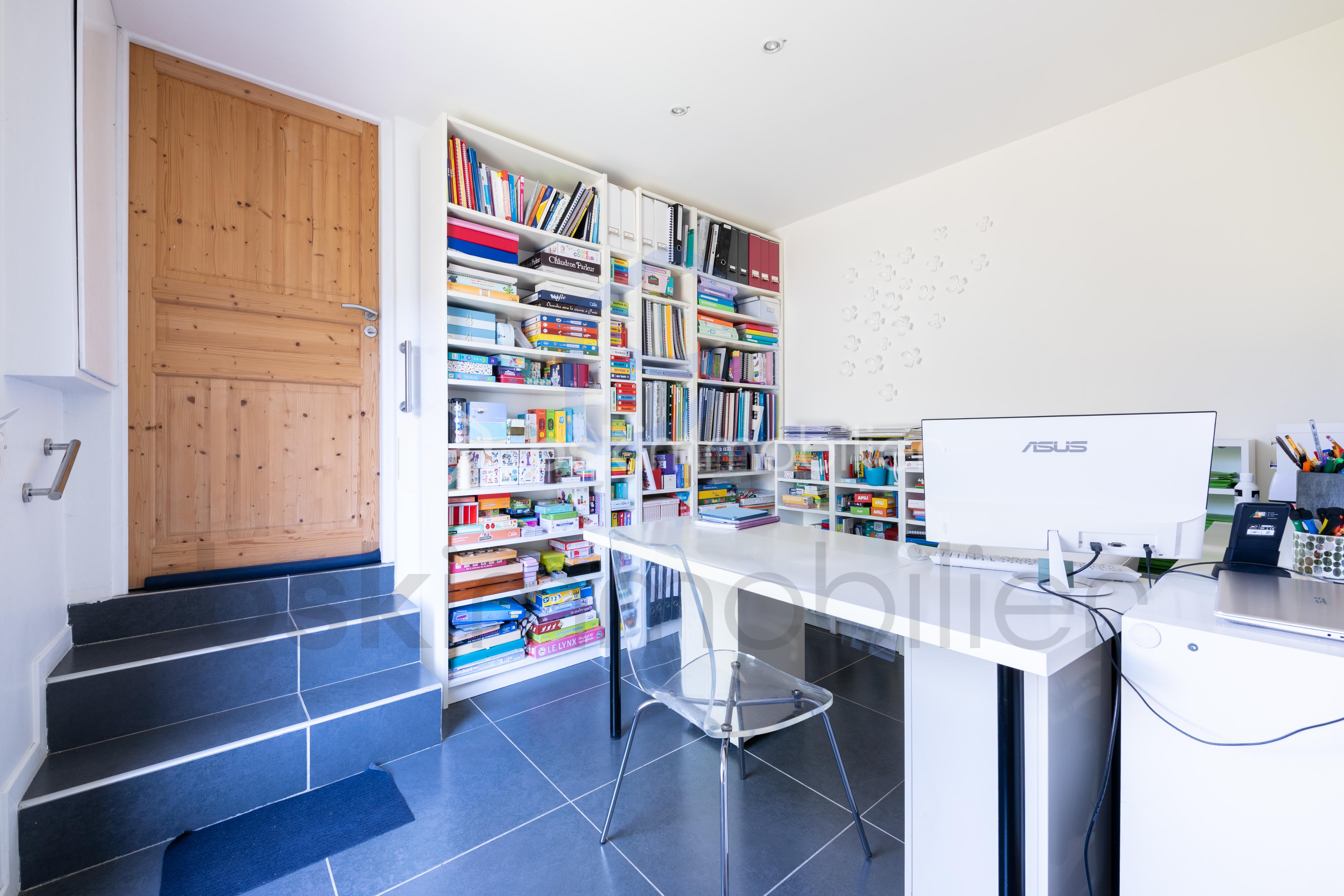 Demeure de 261 m² - LEON-BskBriceLeiber-OlivierReynes-3.jpg