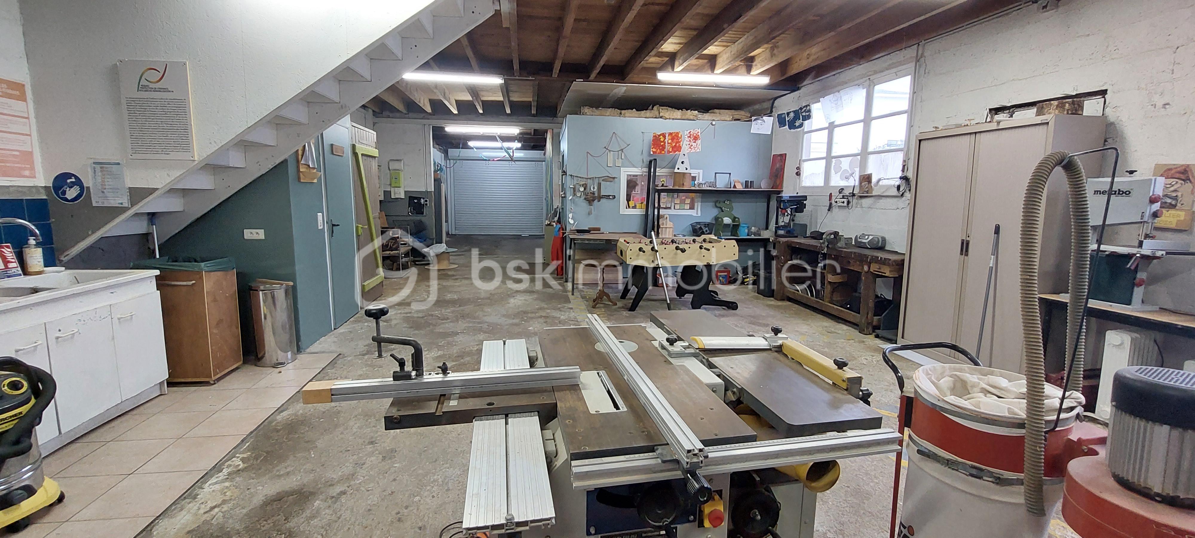 Local d activites de 200 m² - Atelier7.jpg
