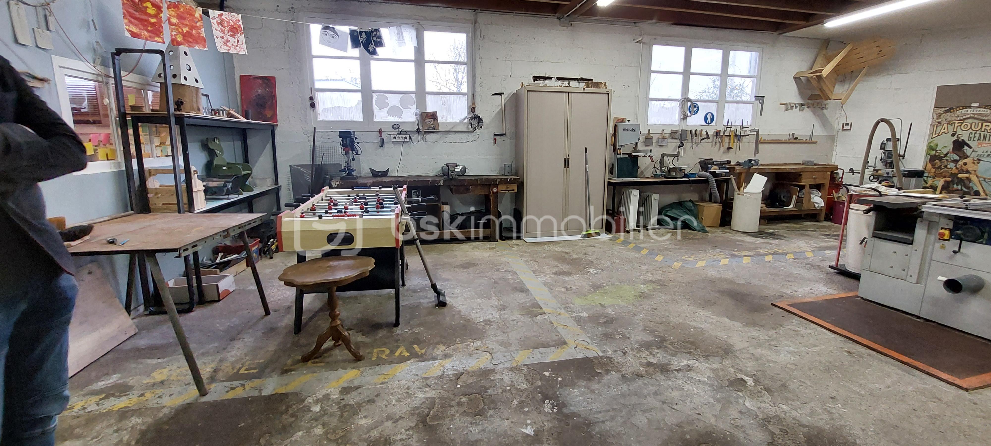 Local d activites de 200 m² - Atelier3.jpg