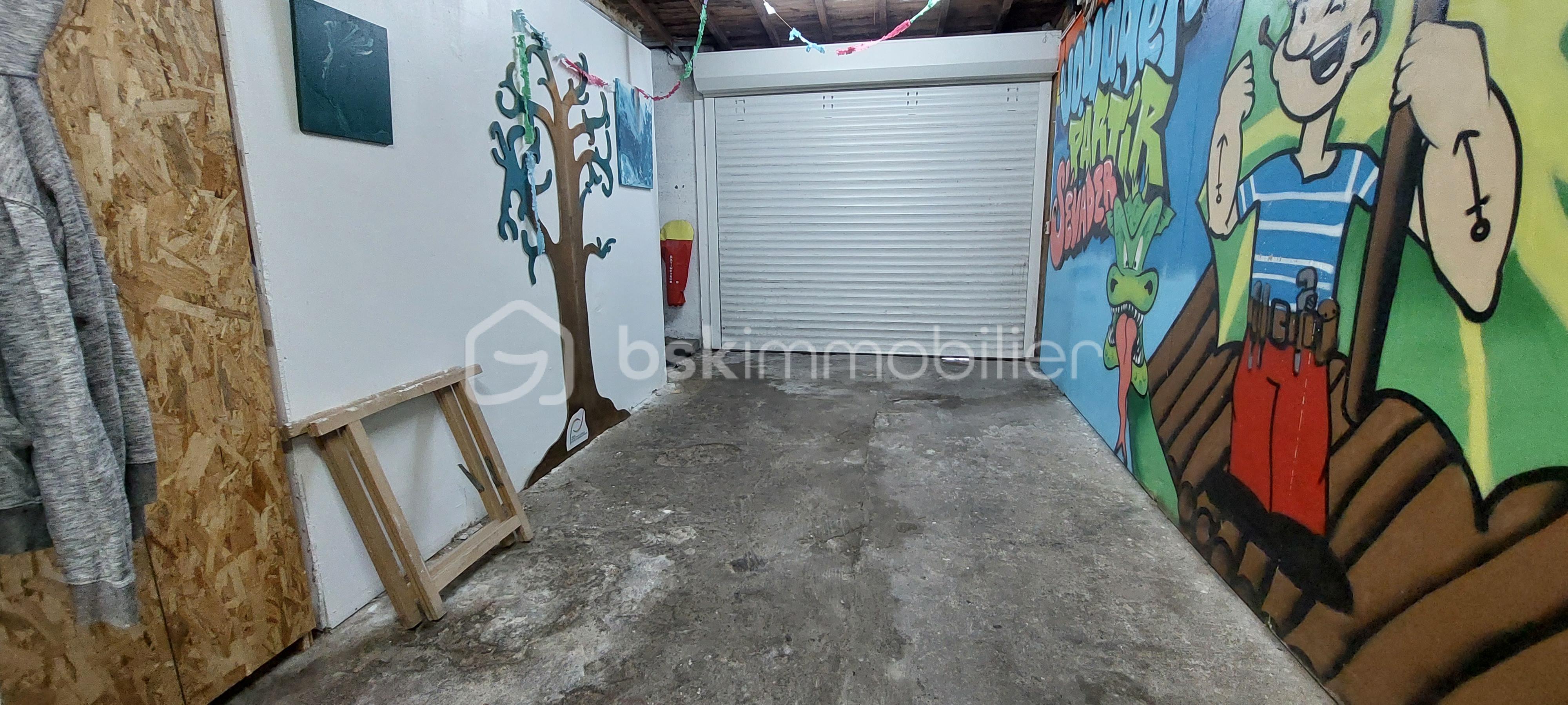 Local d activites de 200 m² - Garage1.jpg