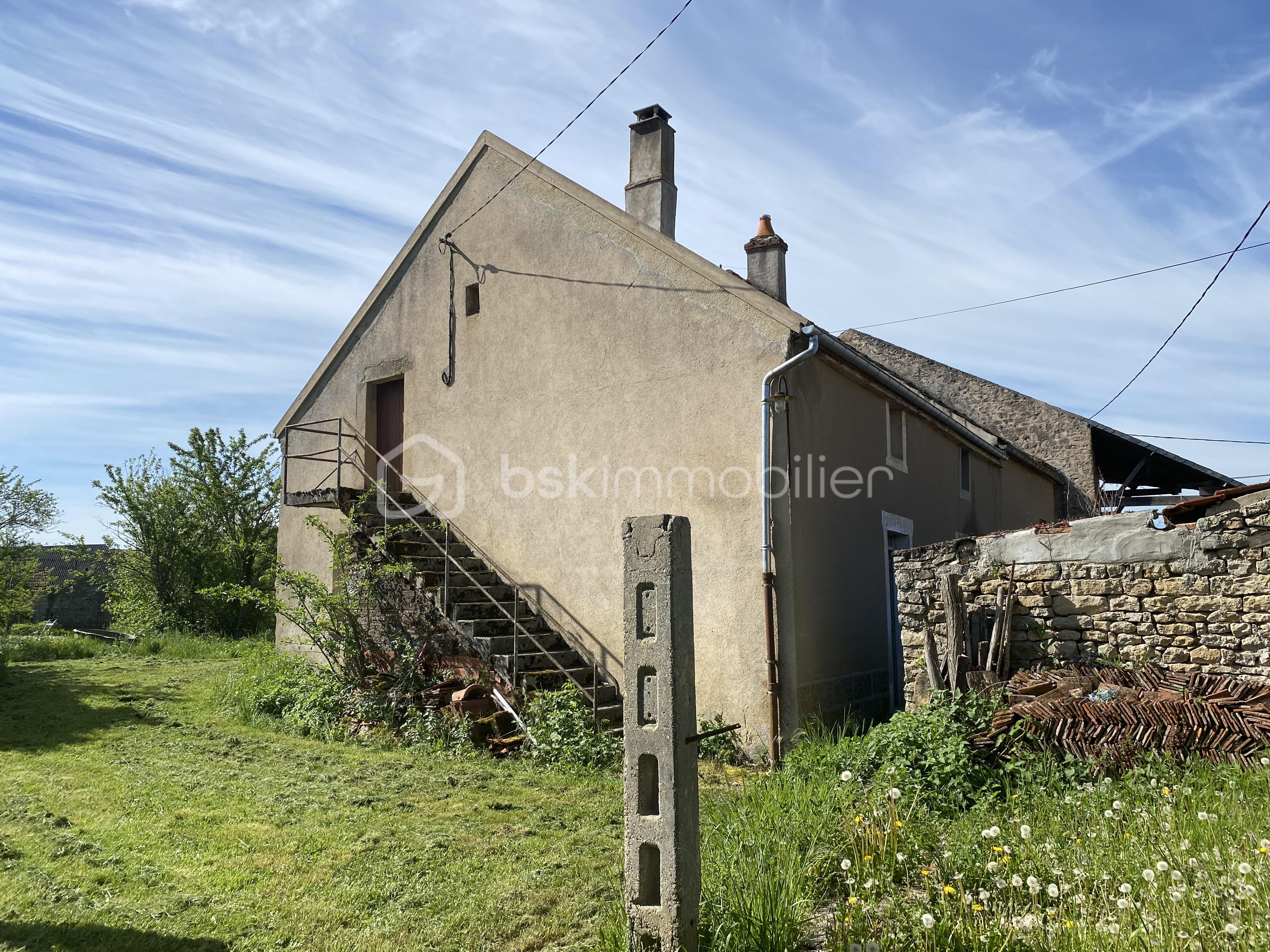 PHOTO PIGNON ESCALIER MENADES .jpg