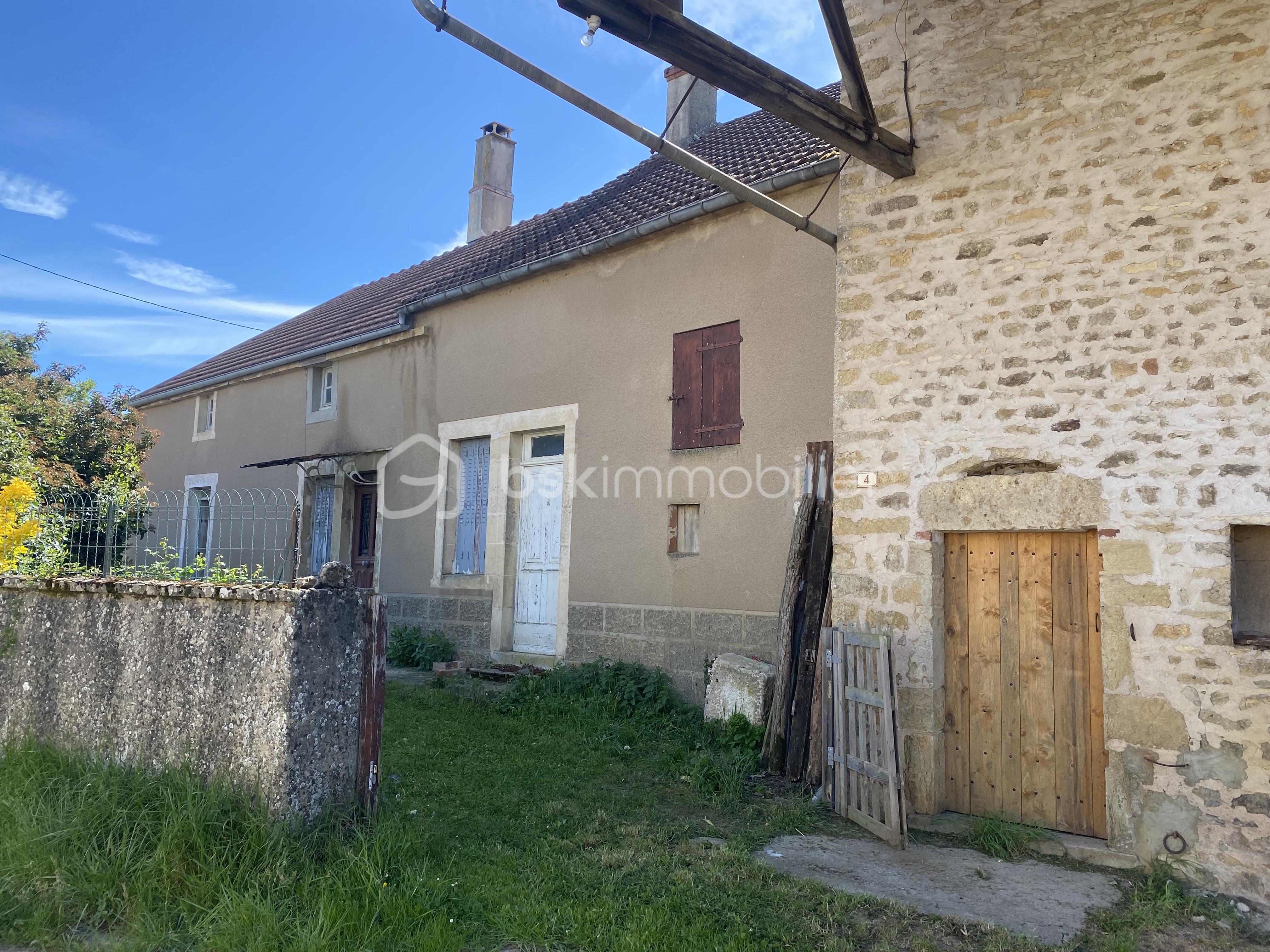 PHOTO façade devant avec une partie de la grange .jpg