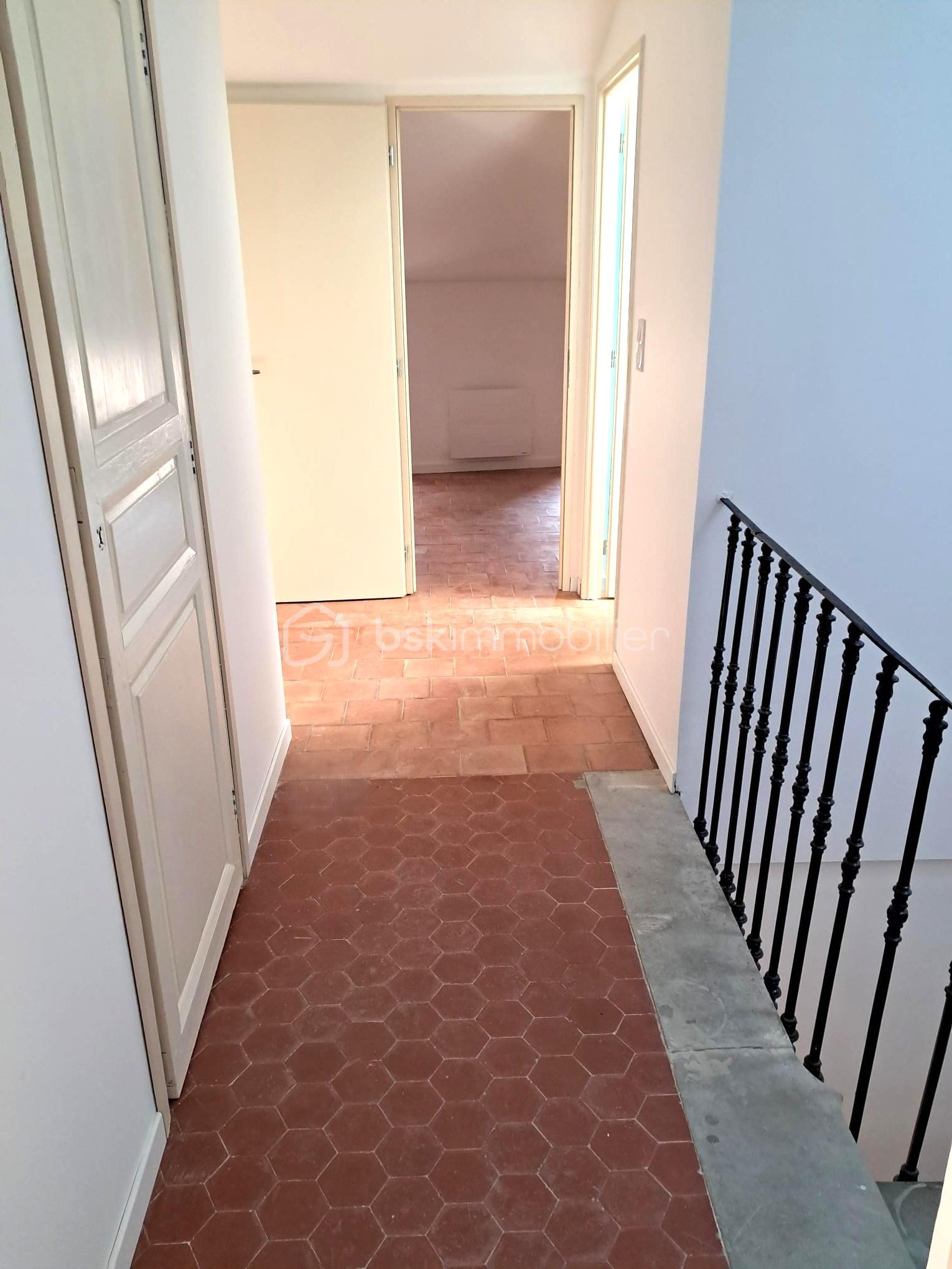 Maison ancienne de 90 m² - 15b-pallier.jpg