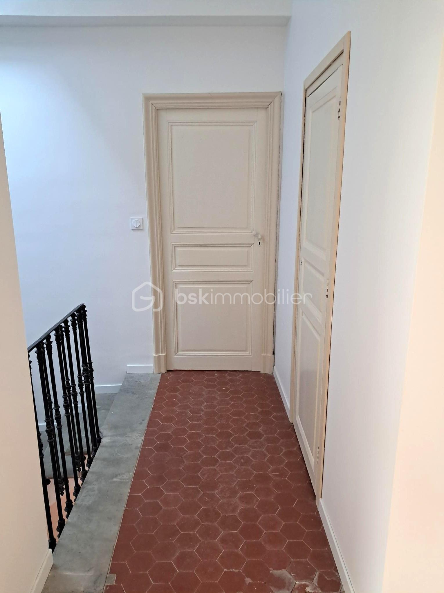 Maison ancienne de 90 m² - 15-pallier.jpg
