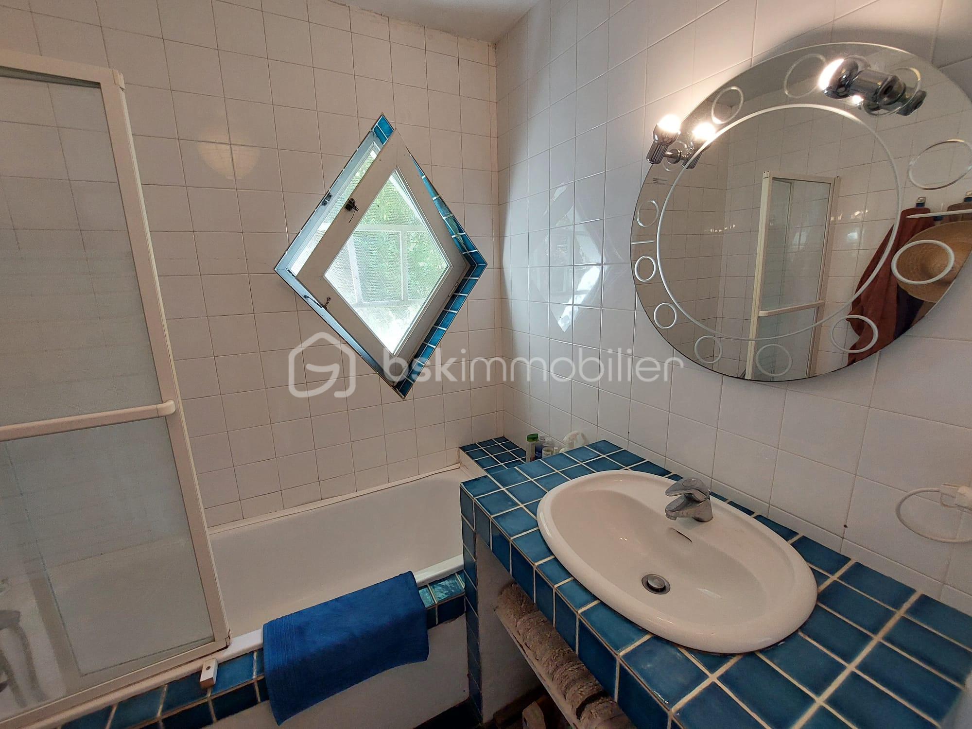 Propriete de 162,51 m² - salle de bains.jpg