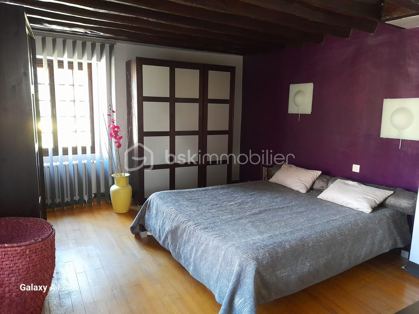Maison de 250 m² - 1756733902005.jpg