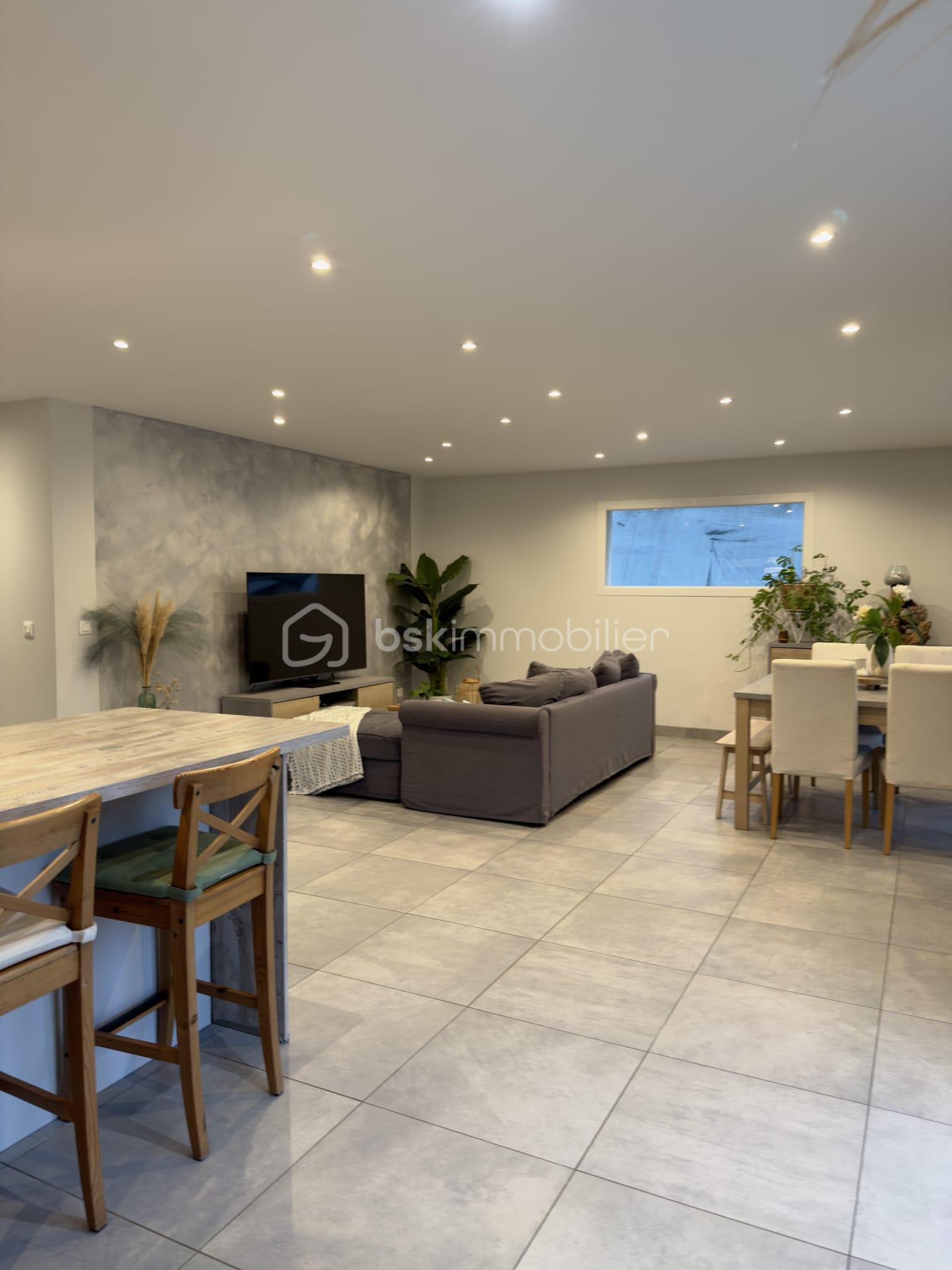 Maison Virieu les Tournelles Salon.jpg