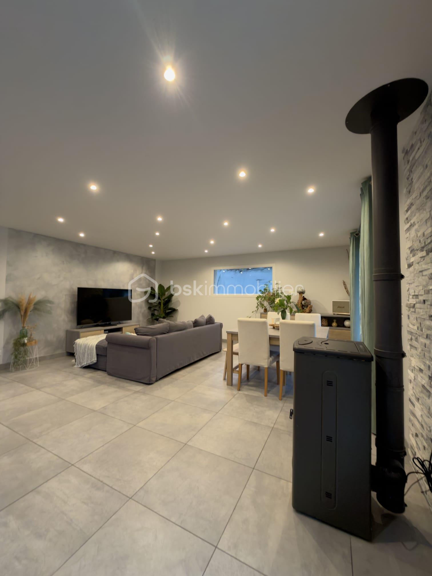 Maison Virieu les Tournelles Salon 3.jpg