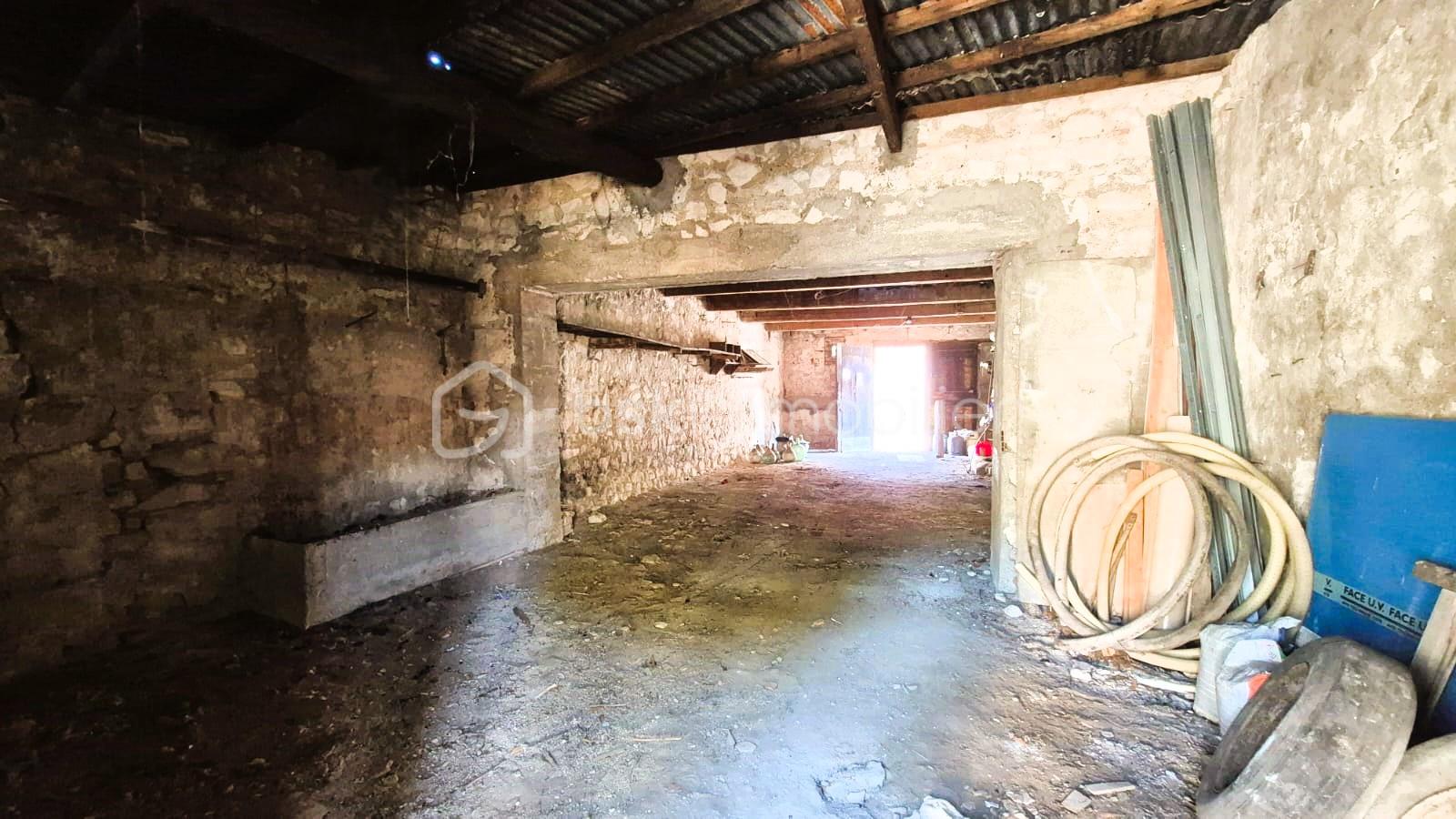 Parking de 72 m² - IMG-20251020-WA0028.jpg