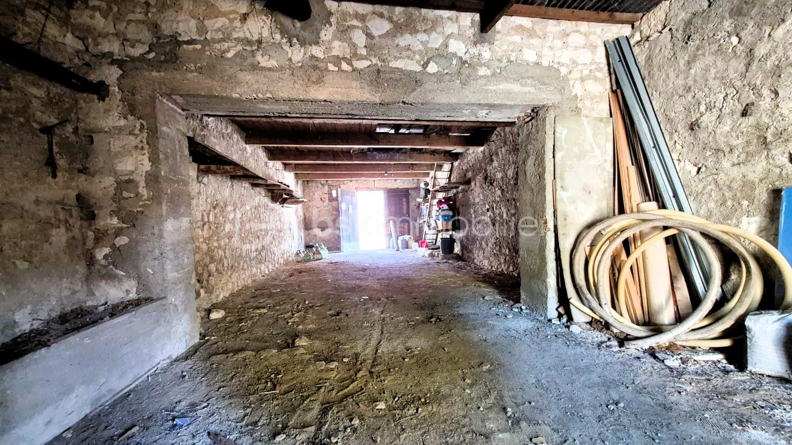 Parking de 72 m² - IMG-20251020-WA0022.jpg