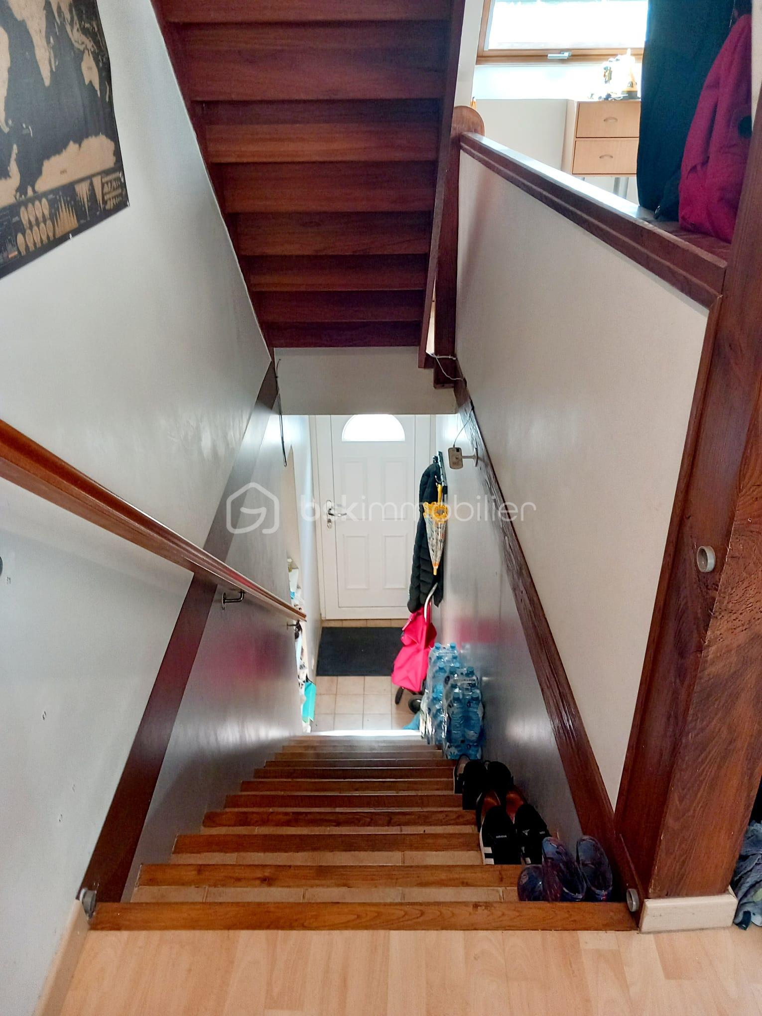 Duplex de 58 m² - entre-escalier.jpeg