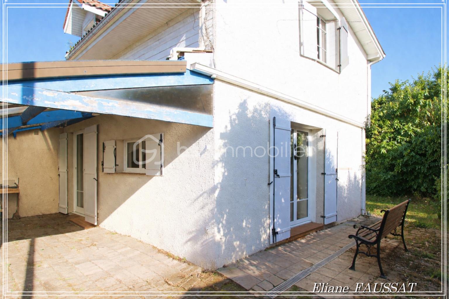 Carport sans feuillage.png