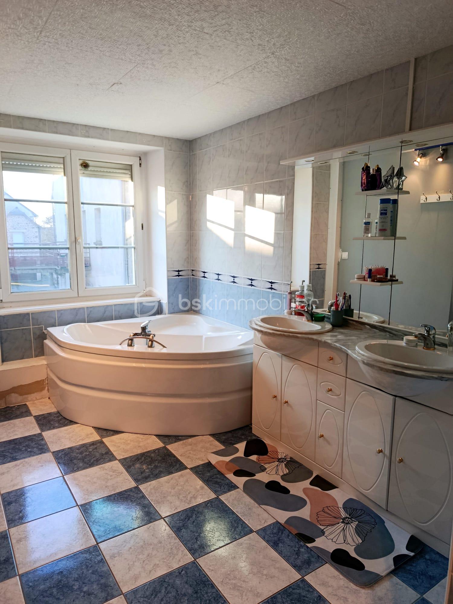 Maison de ville de 125 m² - ce318405-0a72-4b83-ad7e-b48ee56a7e3d.jfif