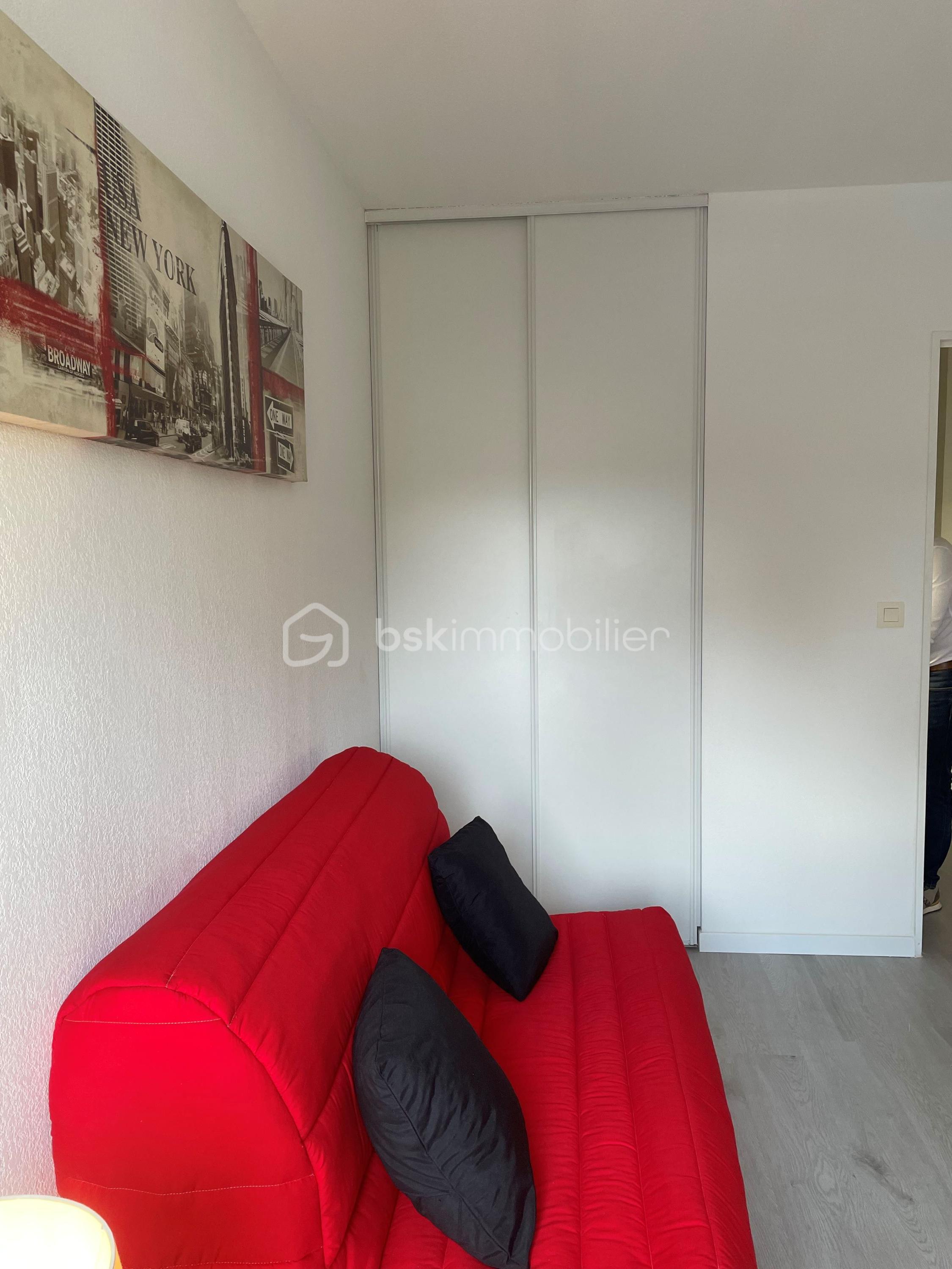 CANAPE VUE SUR PLACARD 3000 PIXELS.jpg