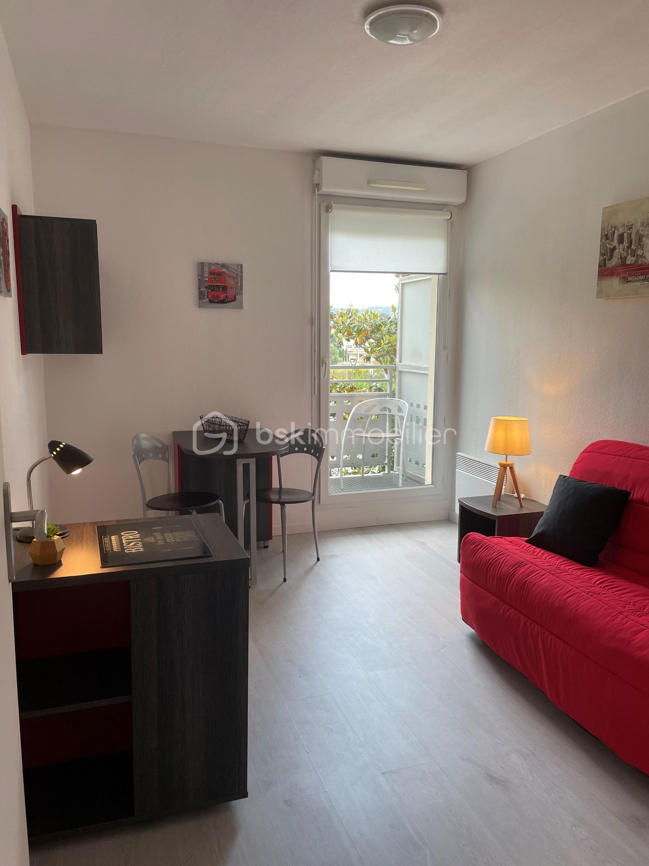 BUREAU CANAPE VUE SUR BALCON 3000 PIXELS.jpg