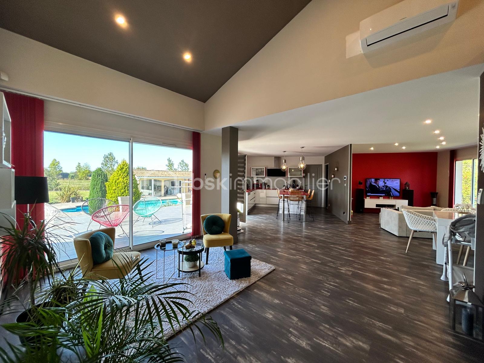 Maison traditionnelle de 201,20 m² - SEJOUR+++.jpg