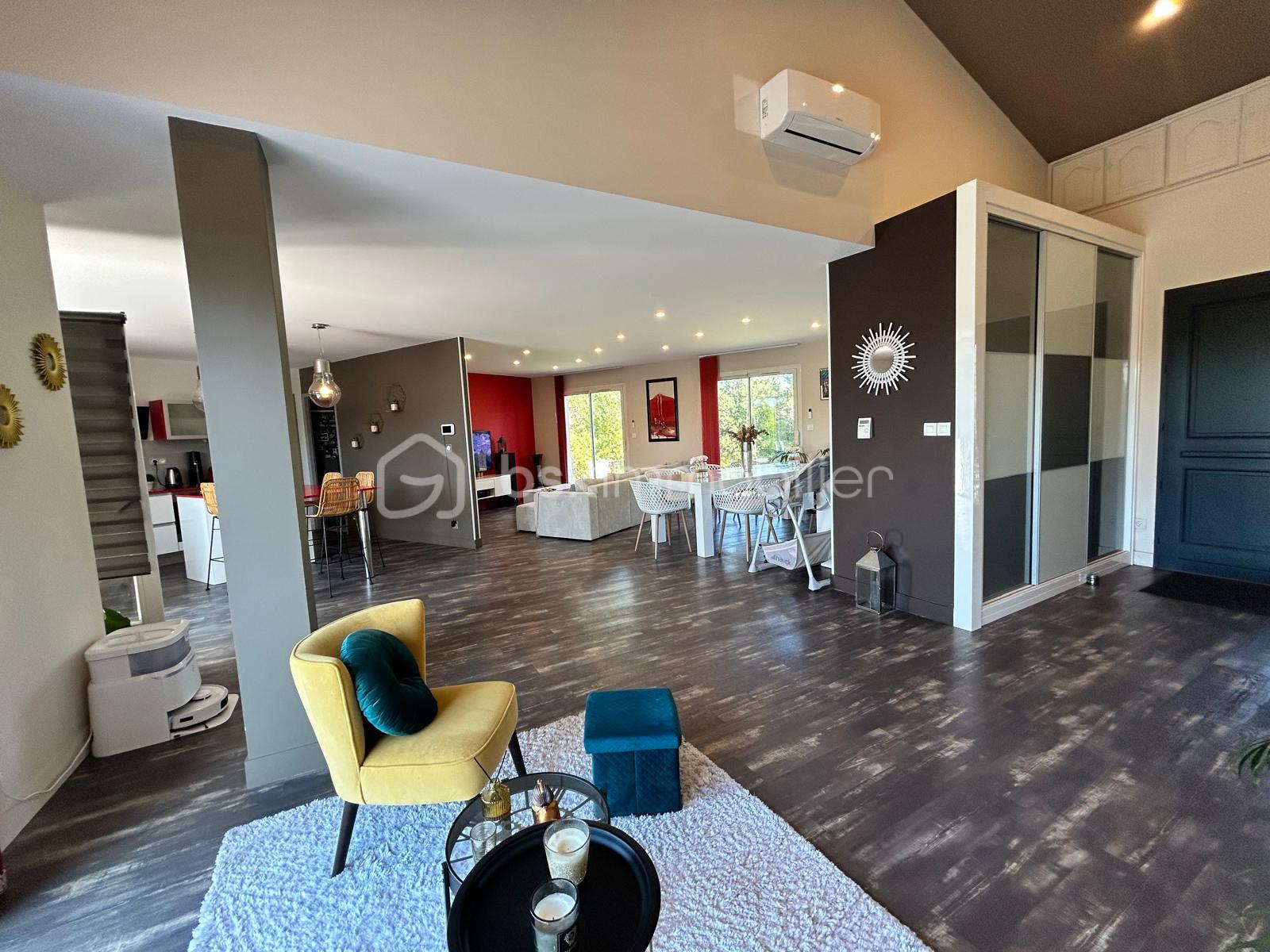 Maison traditionnelle de 201,20 m² - SEJOUR+++++.jpg