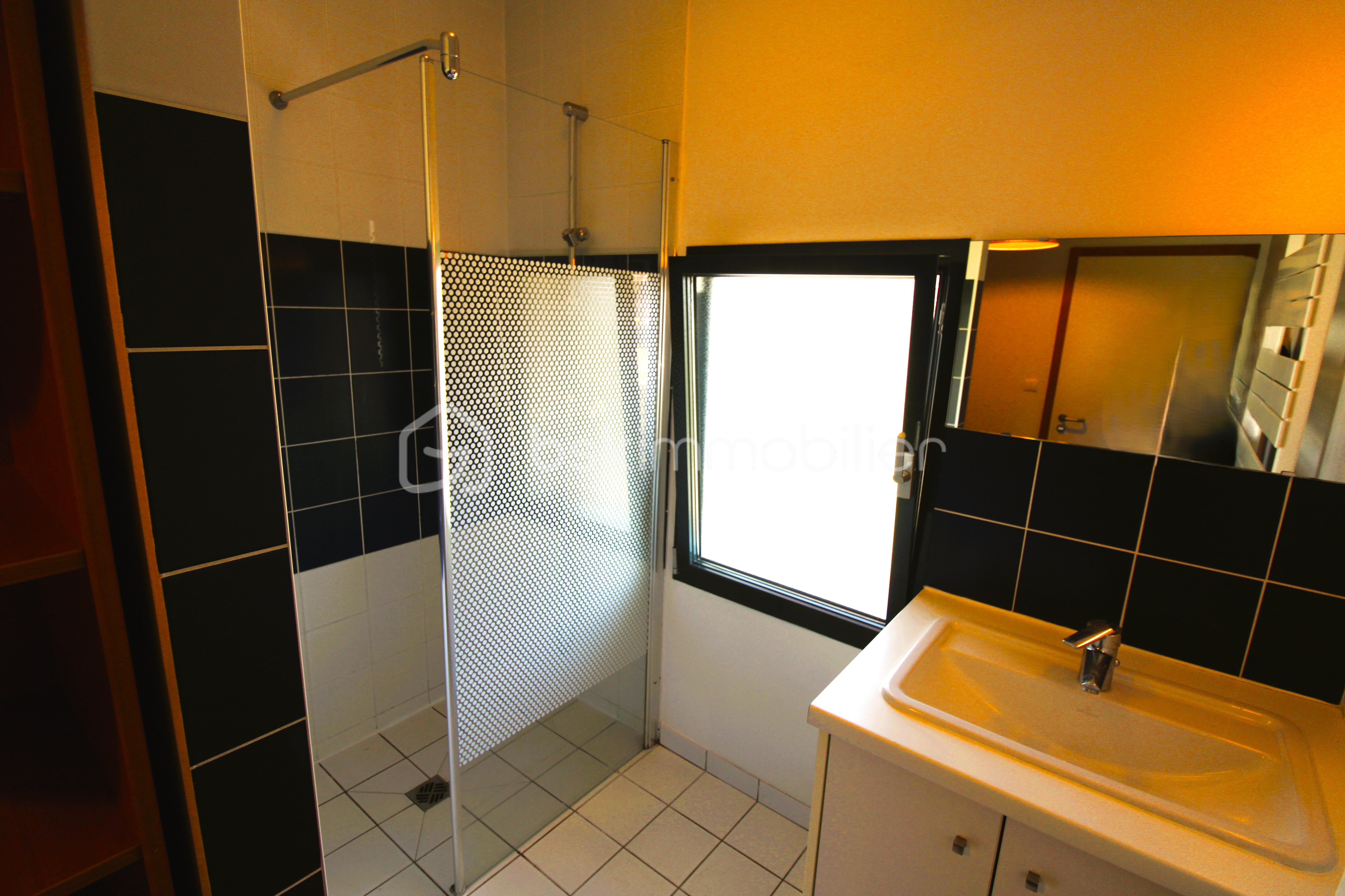 SALLE D EAU ETAGE V1.JPG