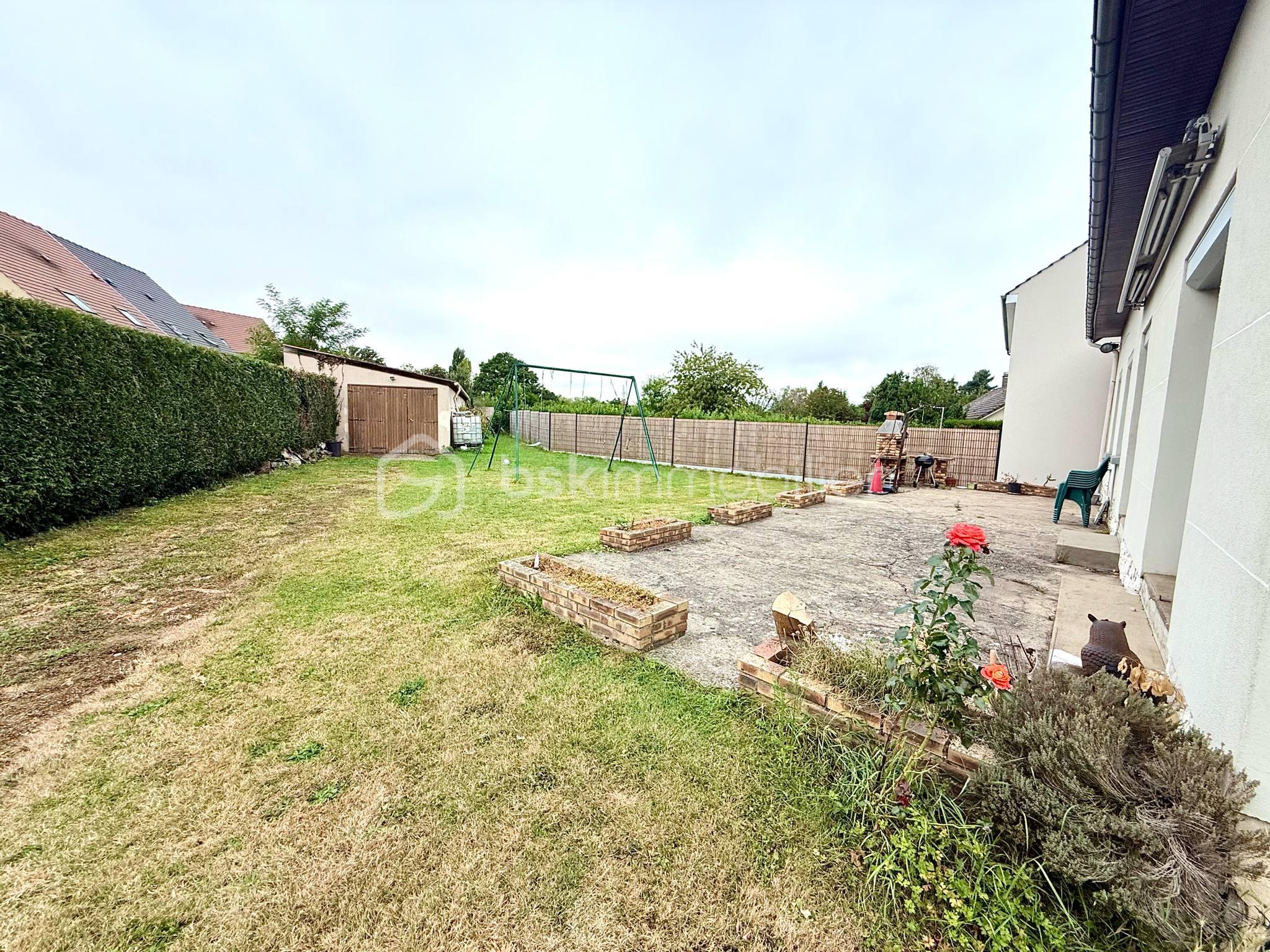 Maison de 161 m² - Terrain2.jpg
