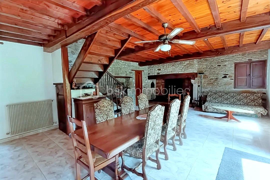 Maison de 155 m² - hoqi-09dc0f4302c046a8bb7d1af9b2b6e95a.jpg