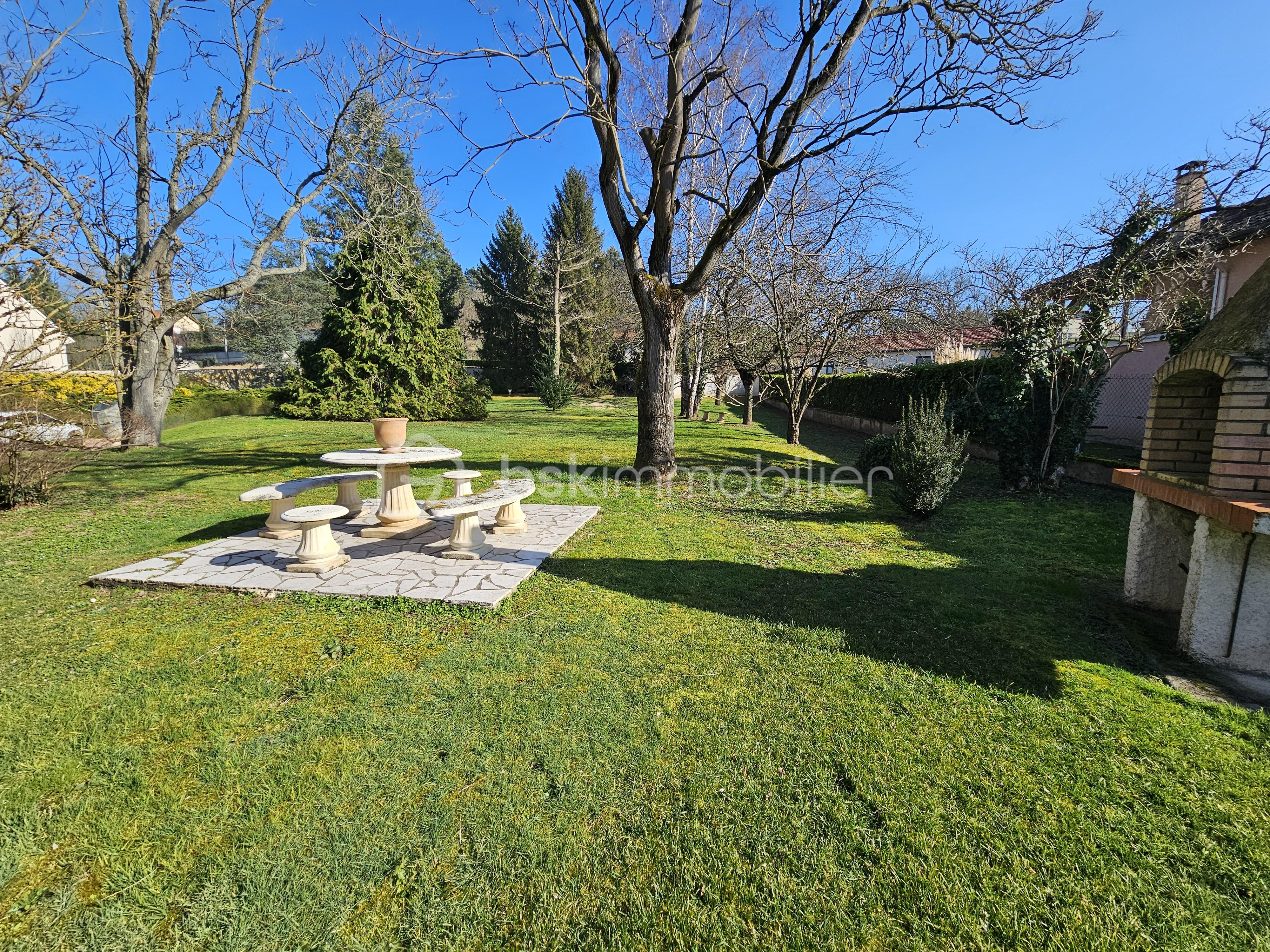 Maison de 250 m² - photo_d8a052714f51385c426f6ff8b2130713.jpg