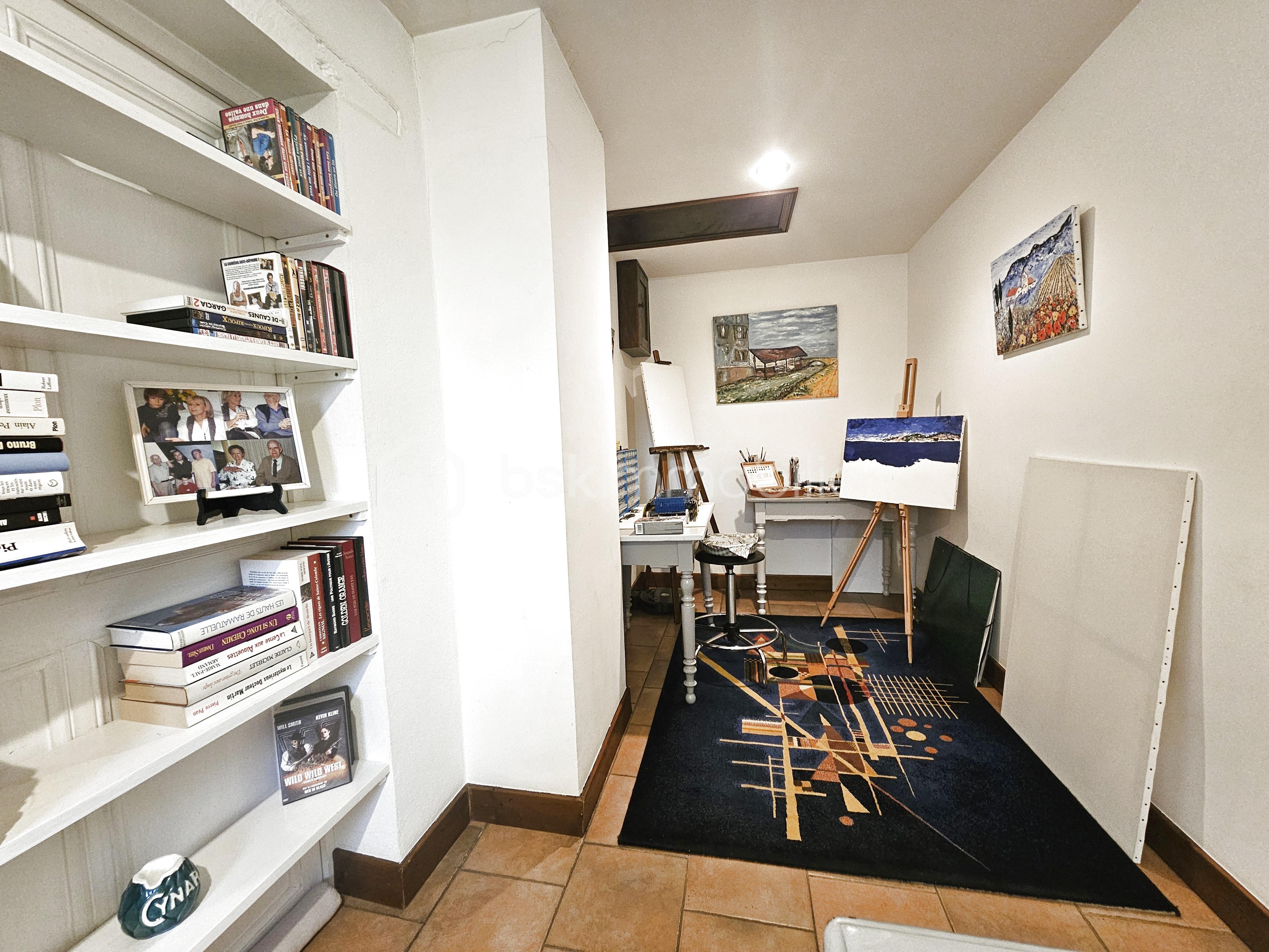 Maison de 250 m² - photo_3e88081eb607c781905f0165de364e9e_Inc_0.jpg