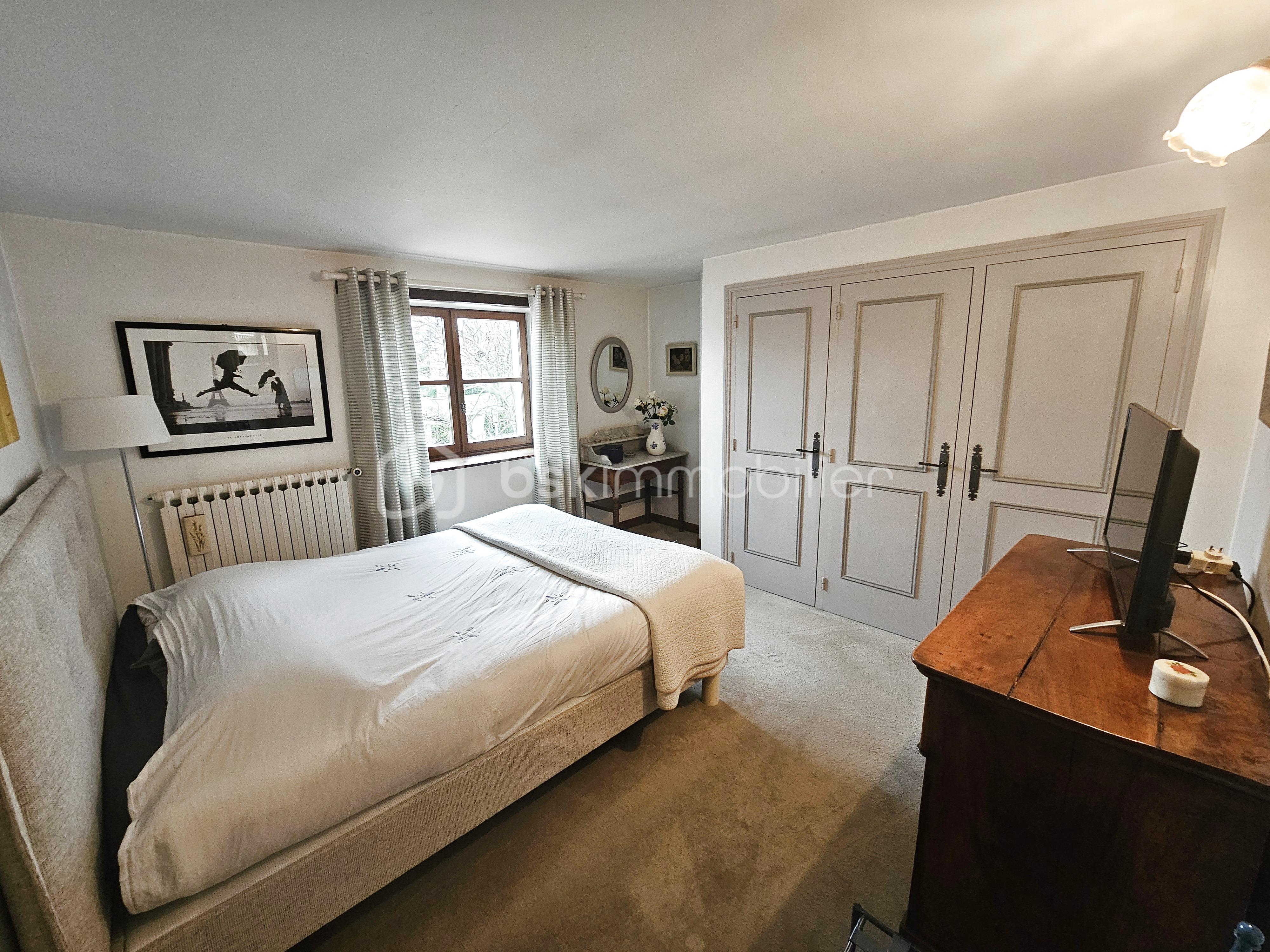 Maison de 250 m² - photo_b75514dbfe65264c5ebeb392a69222d0_Inc_0.jpg