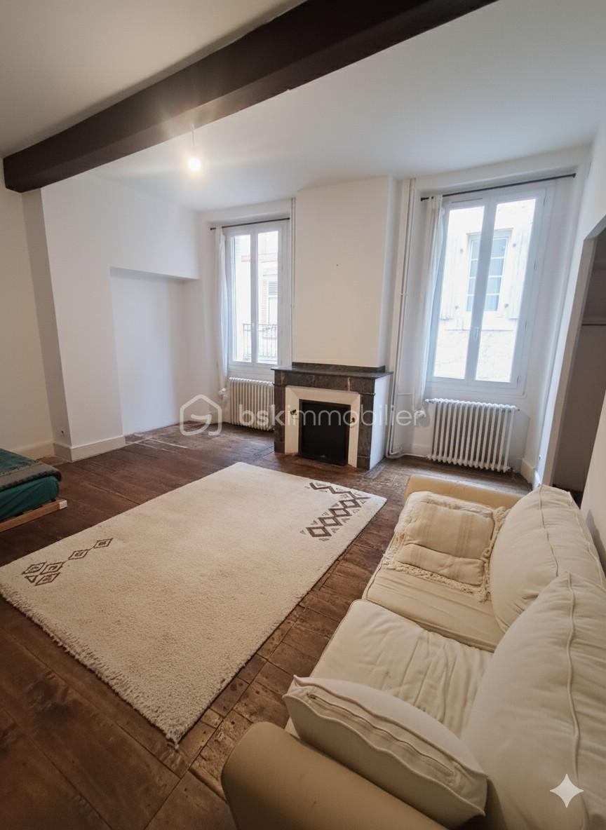 Chambre de service de 28 m² - thumbnail_1763115243661.jpg