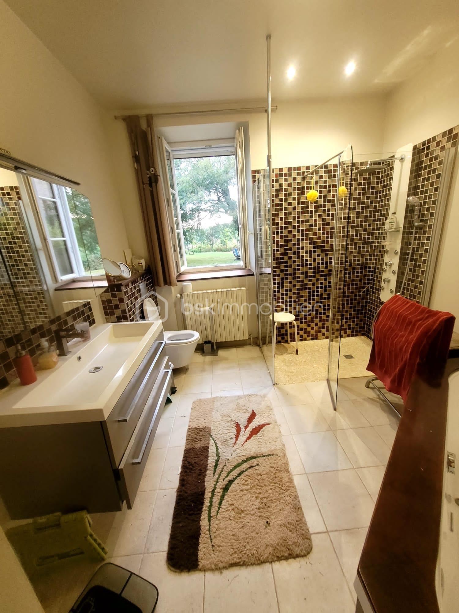 Maison de 349 m² - 04 Salle de bain coté habitation.jpeg