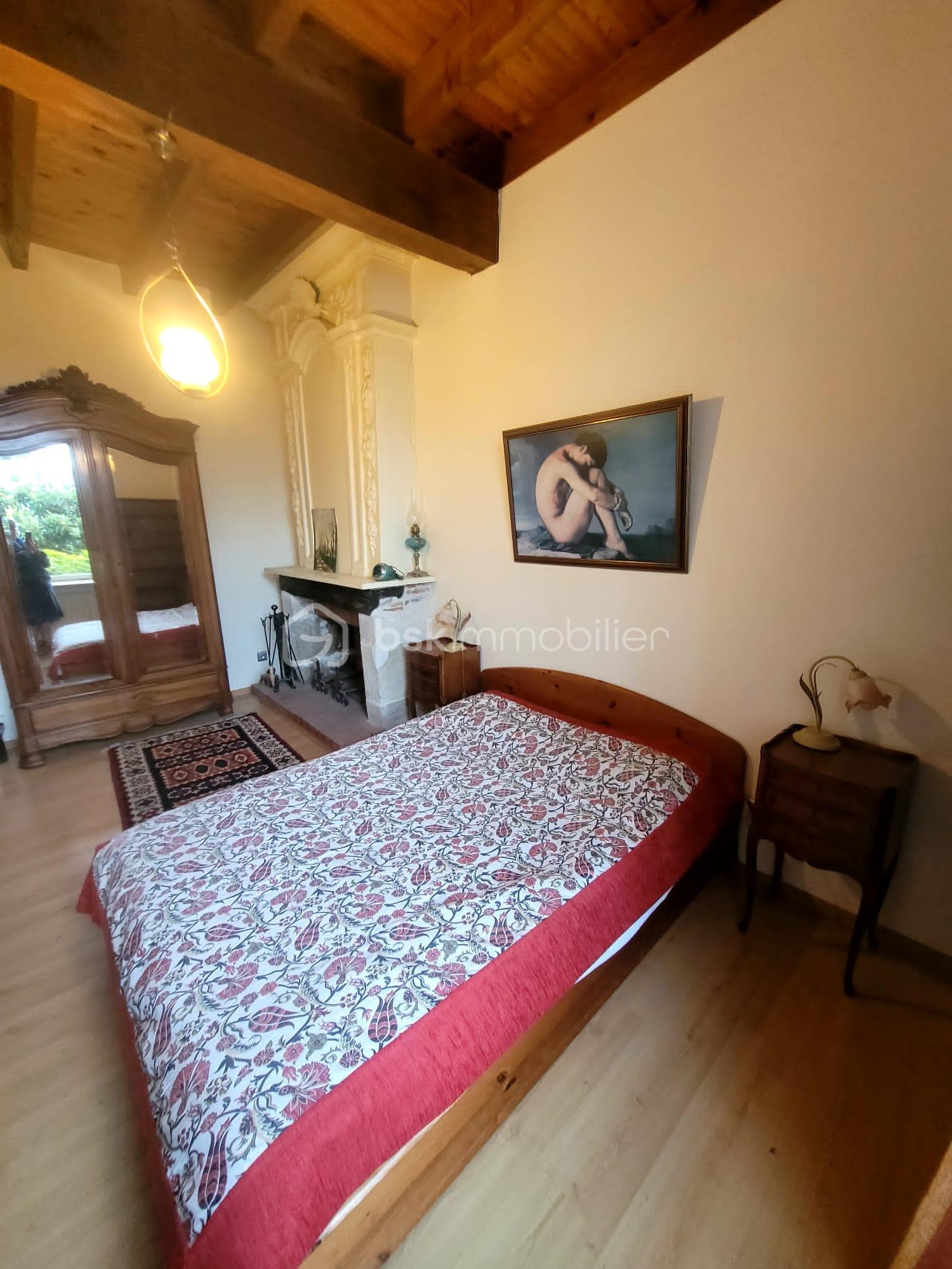 Maison de 349 m² - 09 Chambre 3 gite.jpeg