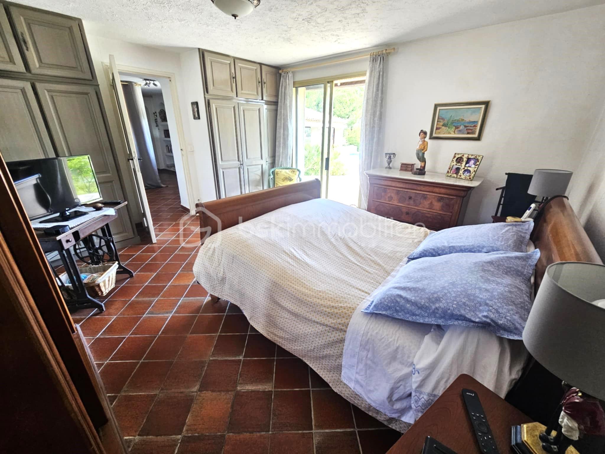 Maison provencale de 130 m² - 76fb8684-3a31-4e3a-82e1-63c6621e3b6f.jpg