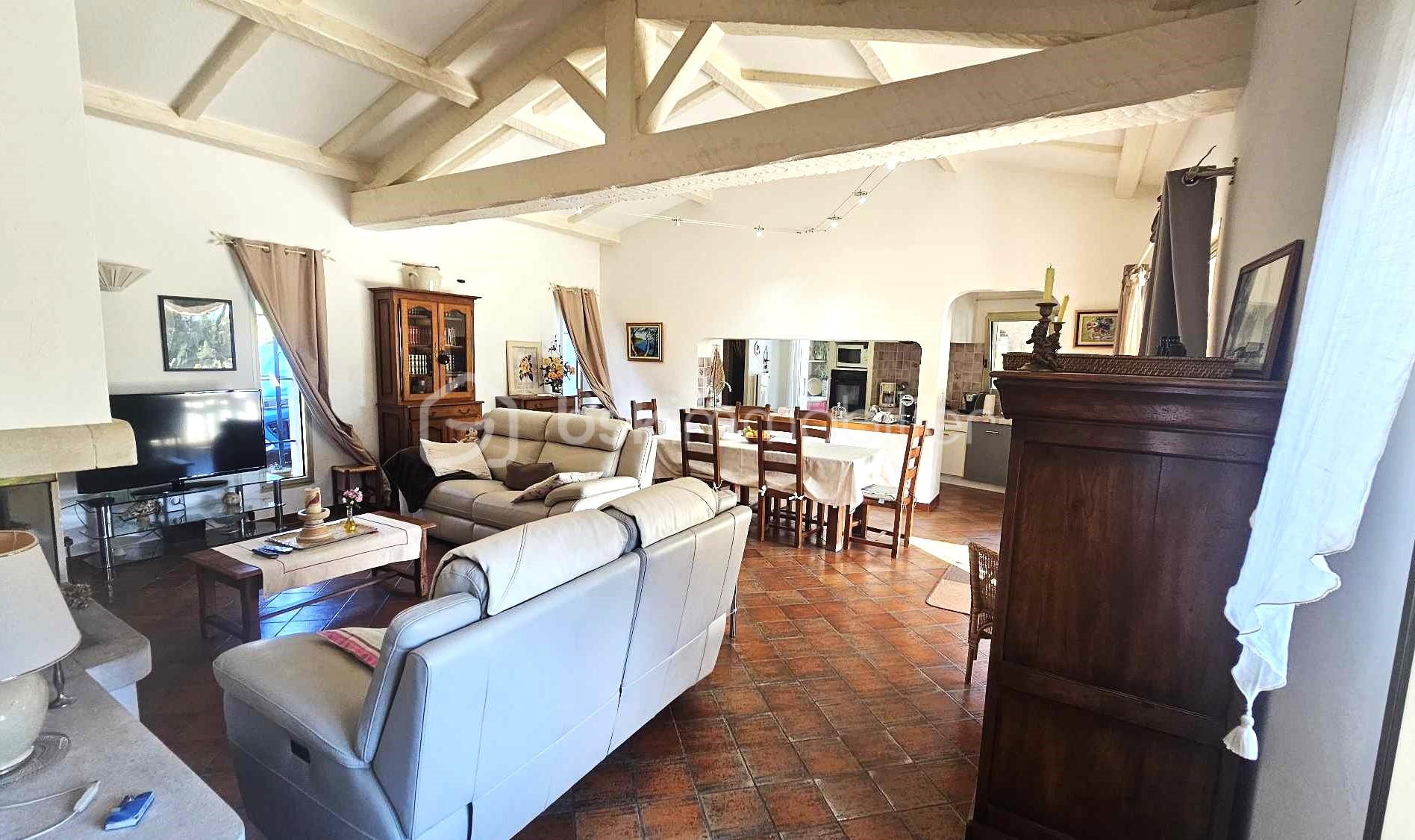 Maison provencale de 130 m² - 385531288_989268002149200_1466041826823166356_n.jpg