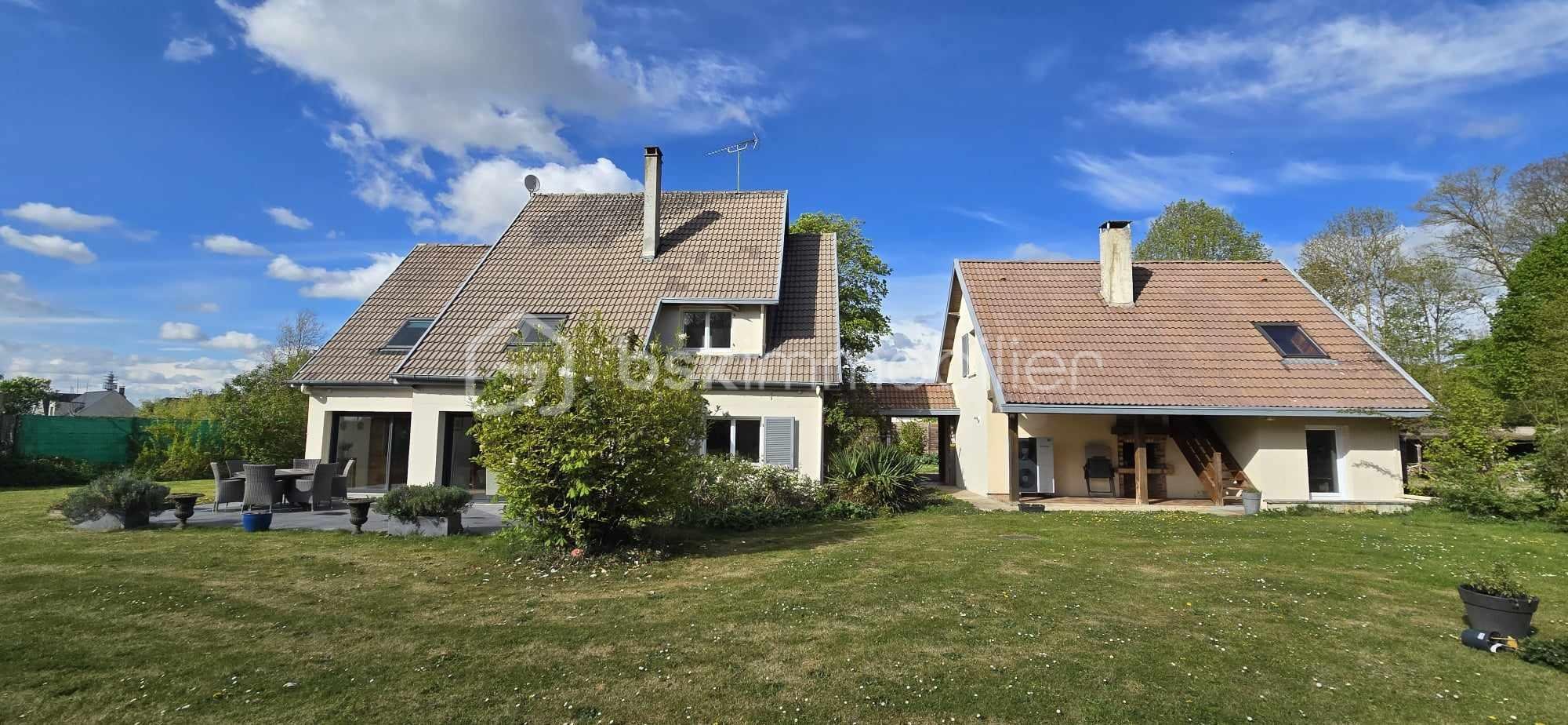 Maison de 300 m² - 486411368_1443678926617084_4398199400119416916_n.jpg