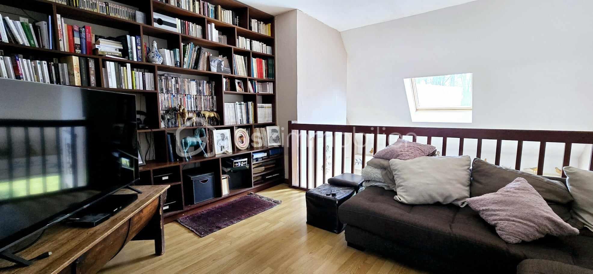 Maison de 300 m² - 483614284_1219376749756052_4866839399050619300_n.jpg