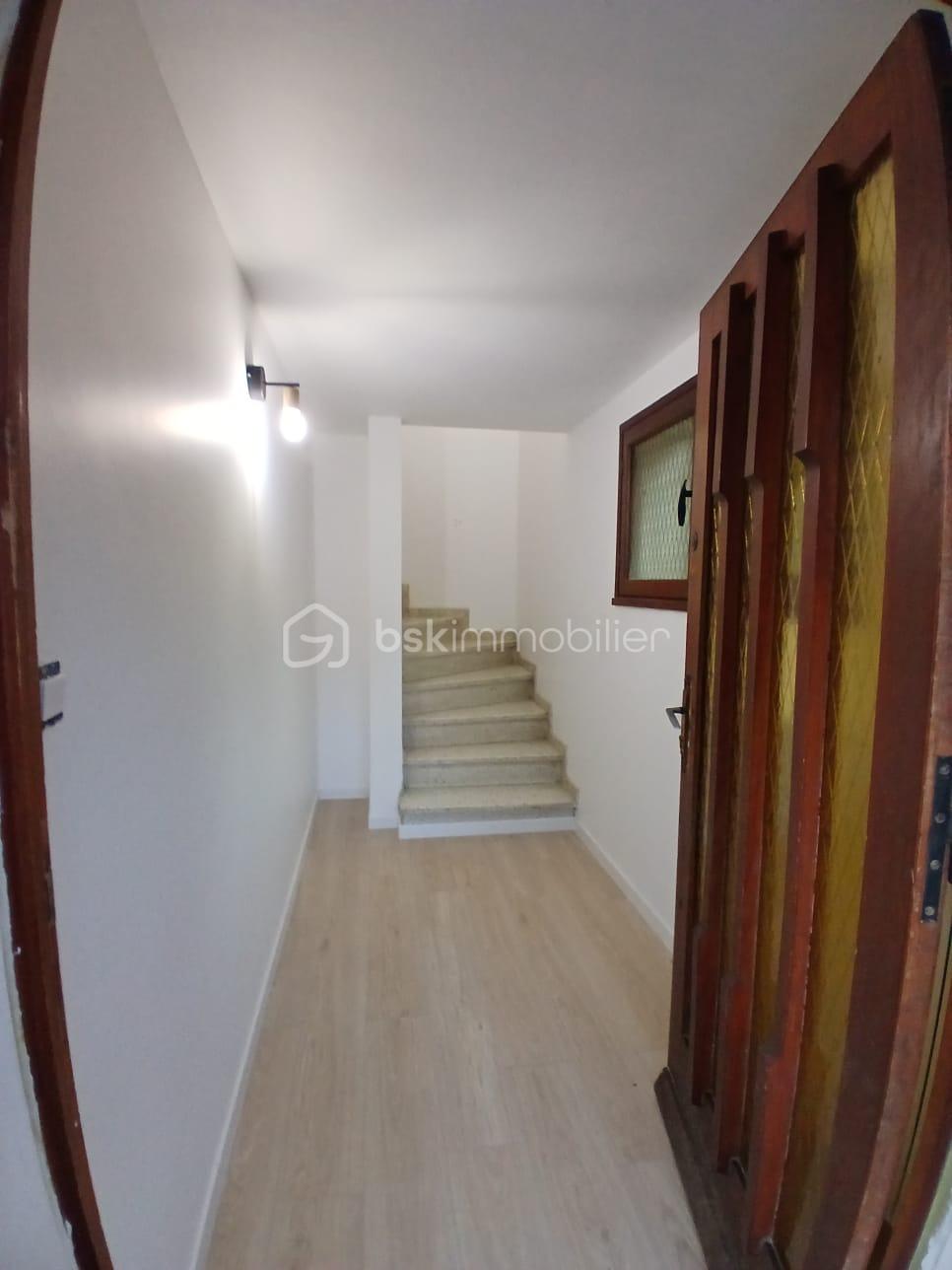 Maison traditionnelle de 124 m² - IMG-20251024-WA0004.jpg