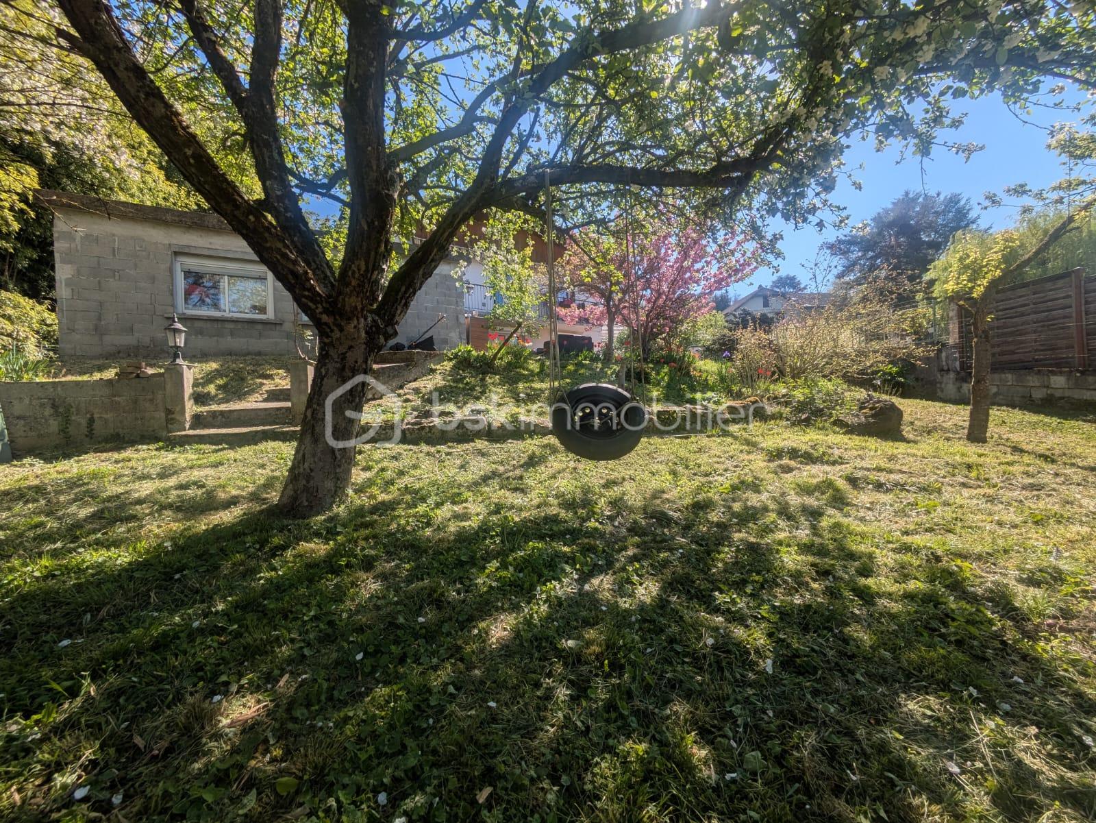 Maison traditionnelle de 124 m² - jardin devant.jpg