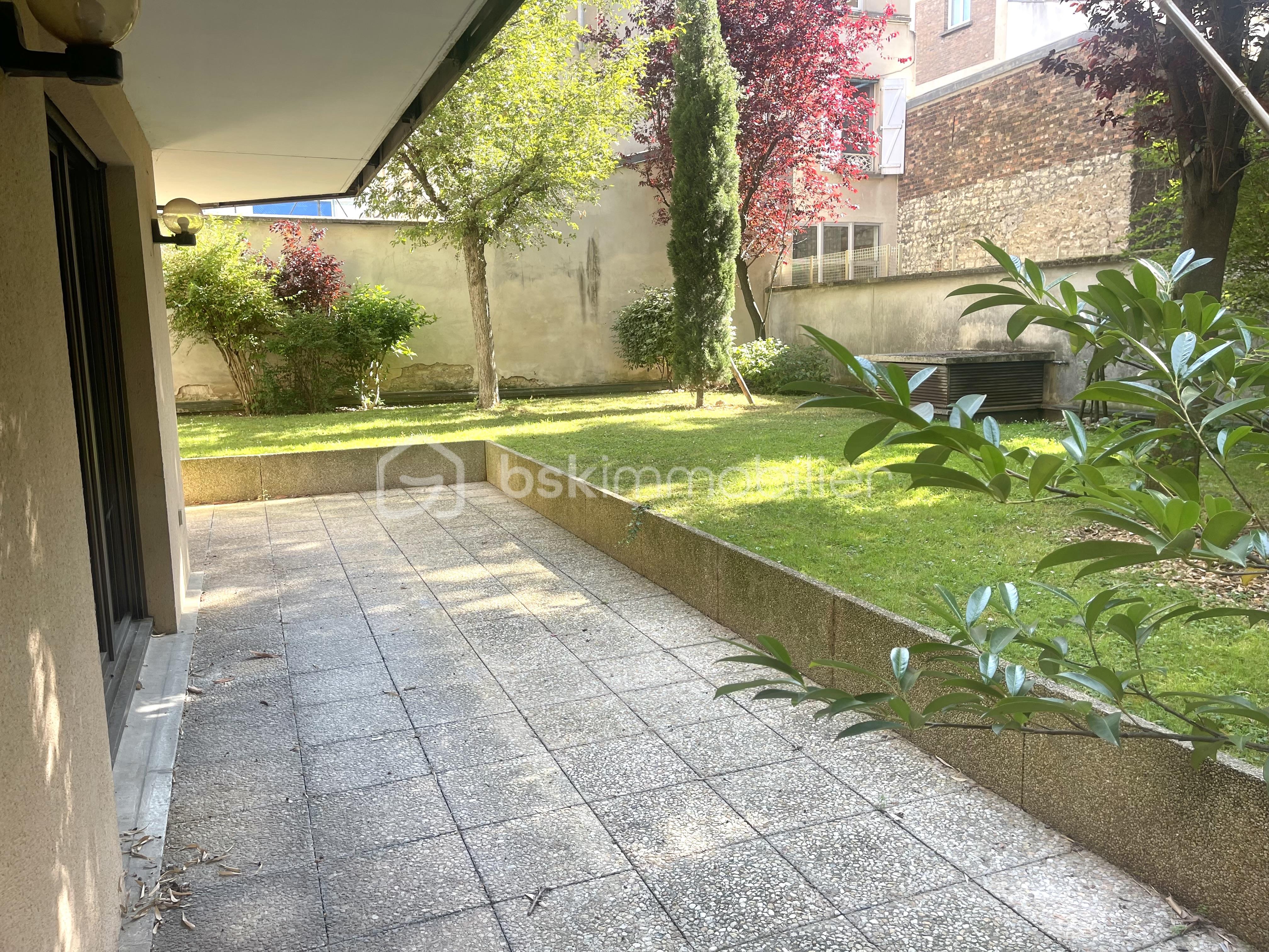 Appartement de 82,83 m² - Ariana immobilier-agence immobiliere-paris-appartement-T3-Paris 14-terrasse-001.jpg