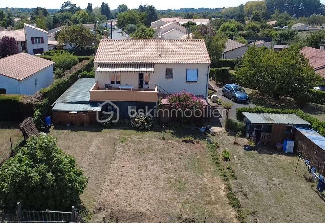 Maison traditionnelle de 171 m² - dji_fly_20250811_150512_0_1754917512454_photo_low_quality.jpg