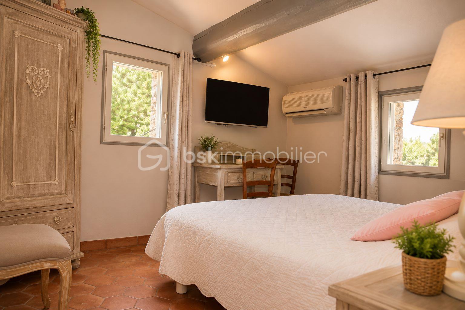 chambre 2 étage.jpg