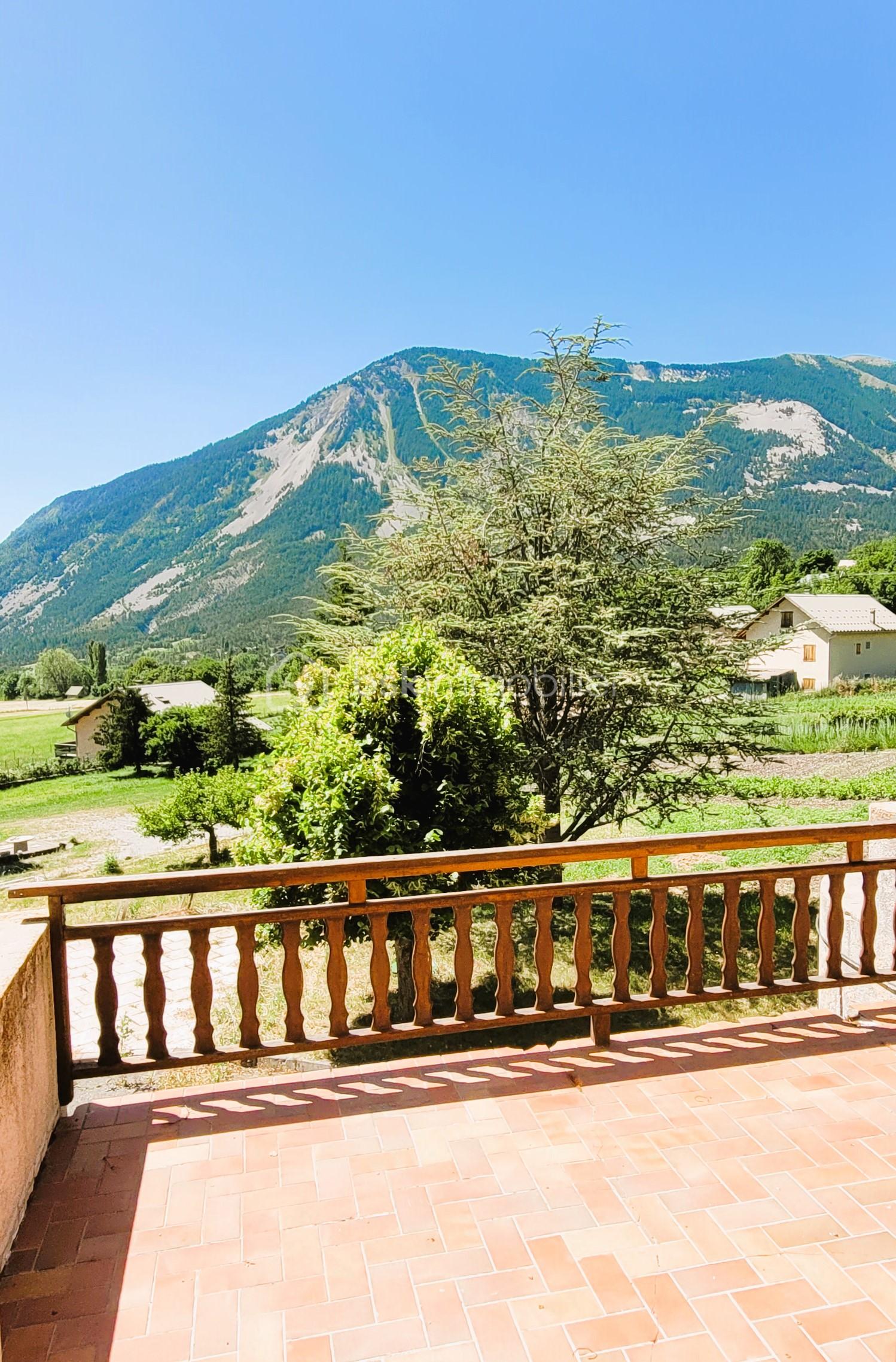 Immeuble mixte de 445 m² - 20230711_115505.jpg