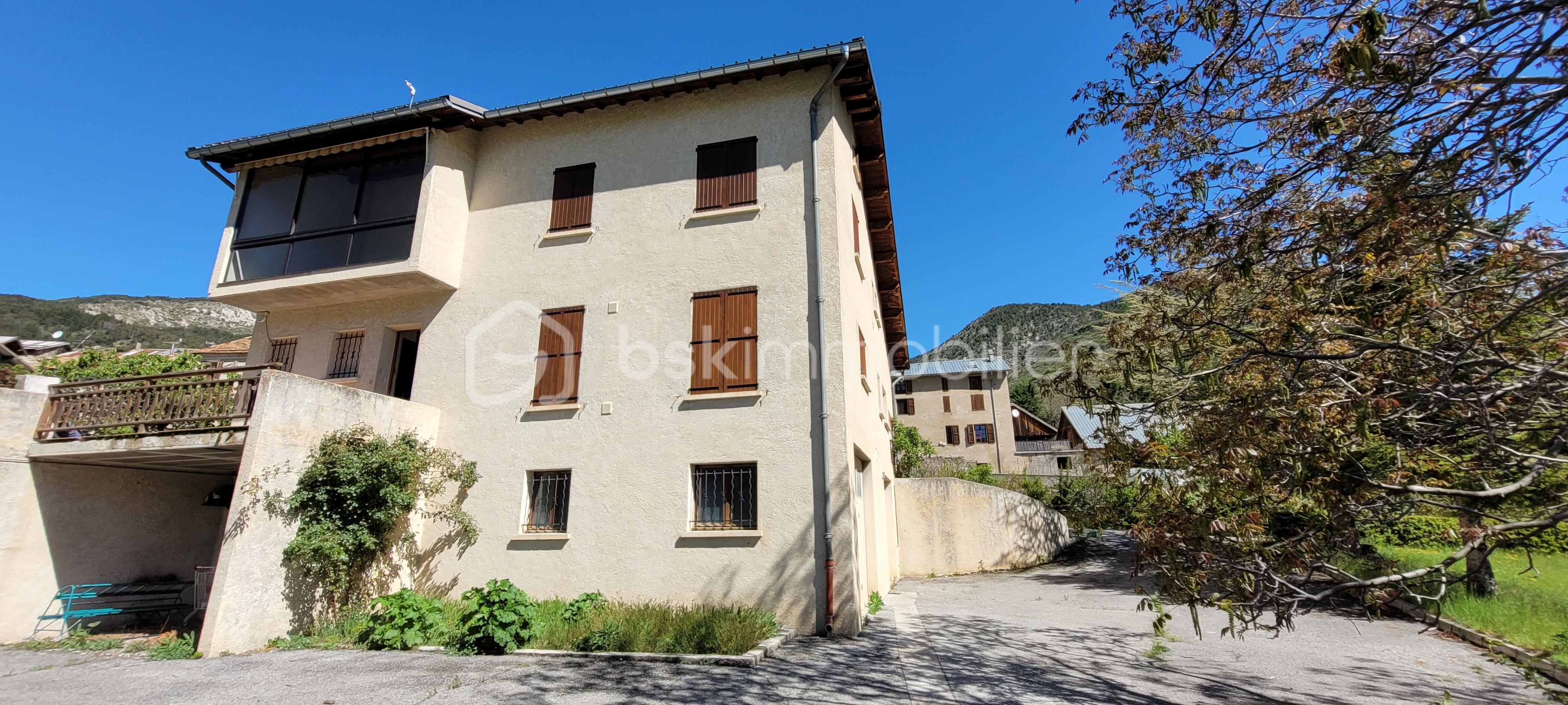 Immeuble mixte de 445 m² - O.jpg