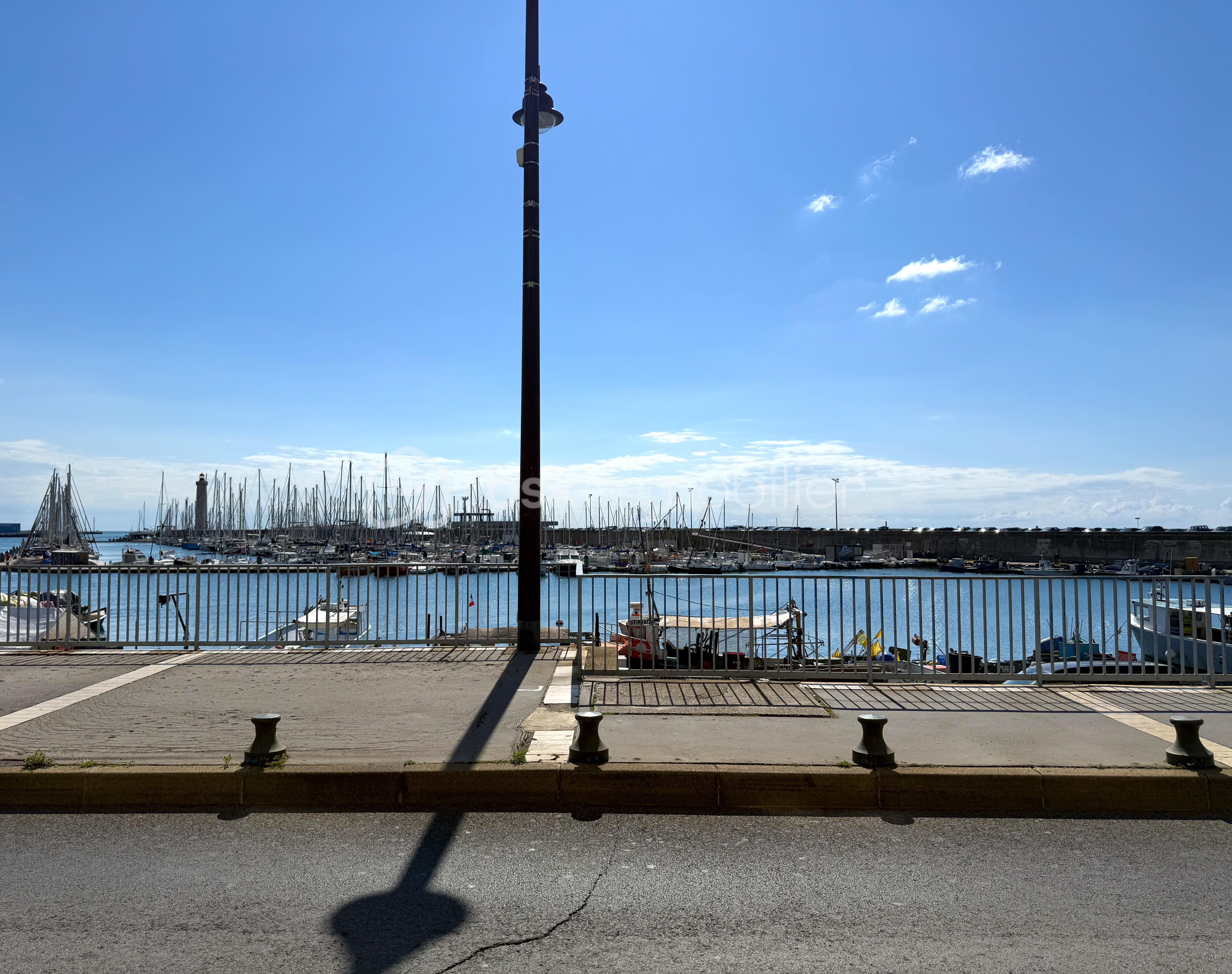 Local commercial de 150 m²