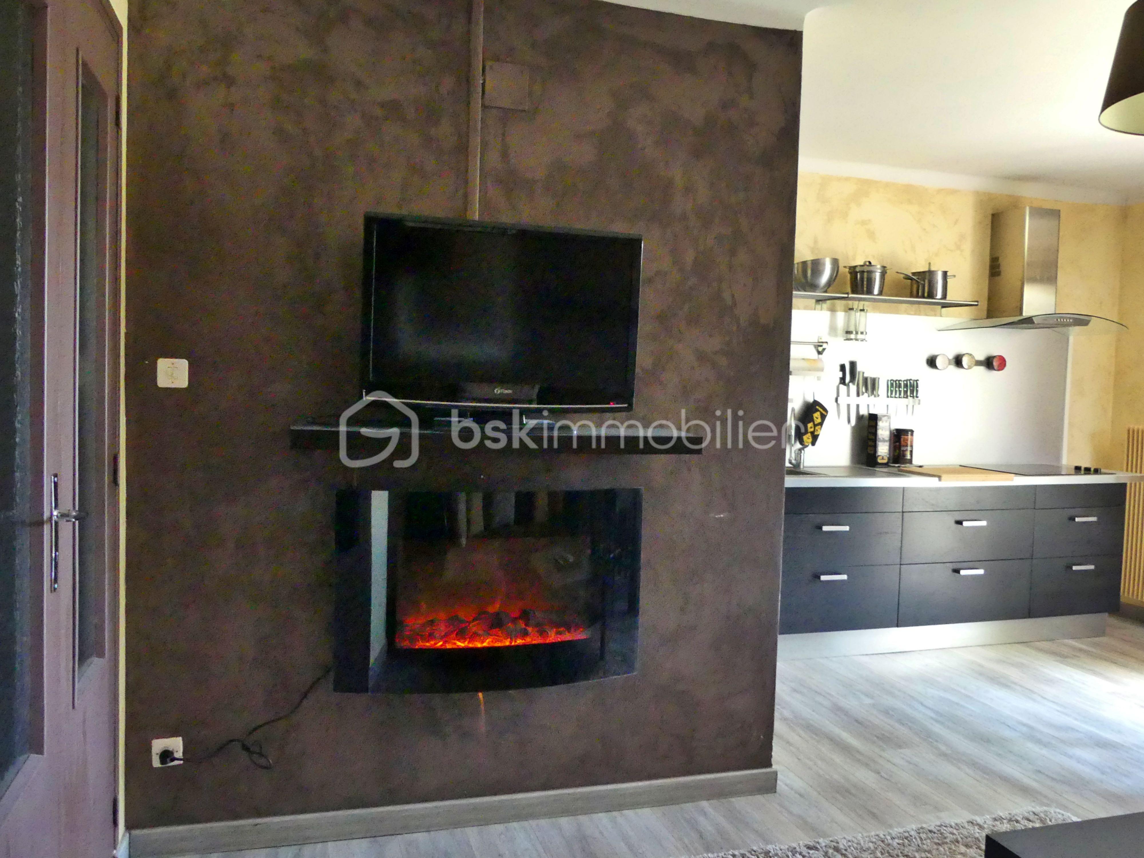 Appartement de 43,71 m² - Cheminée.JPG