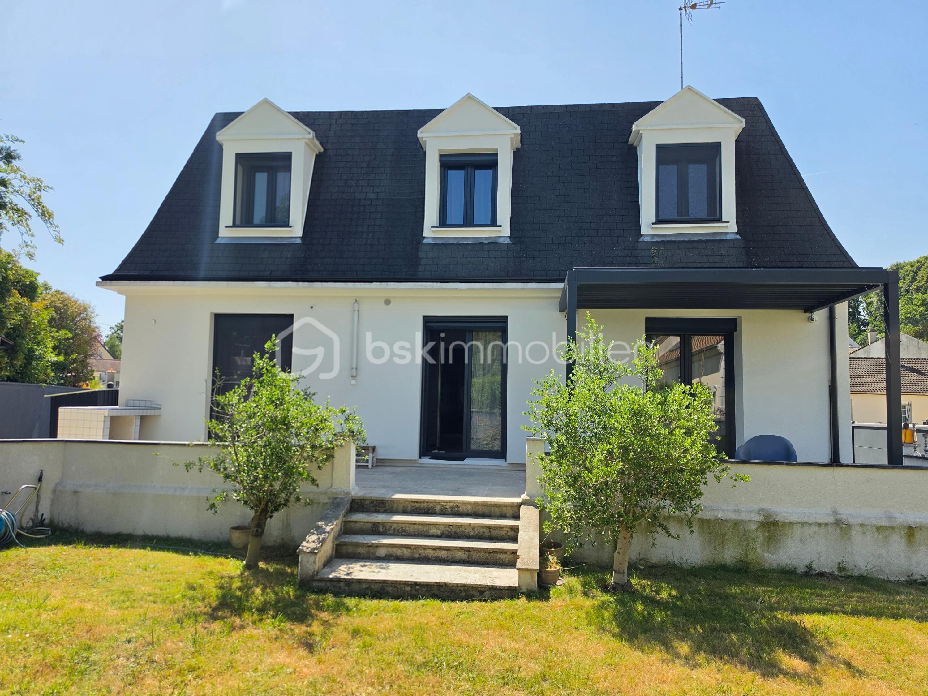 Maison 8 pièces 151 m² · à Coubron · 151 m² · 560 000 €